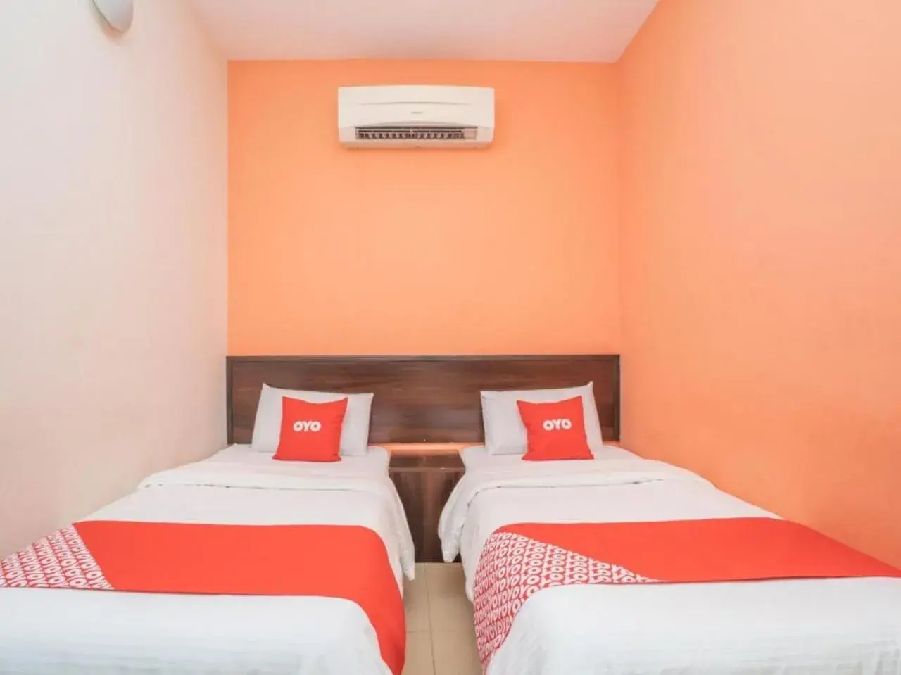 Standard Twin Room in Hotel The Island Standard Twin Room in Hotel The Island