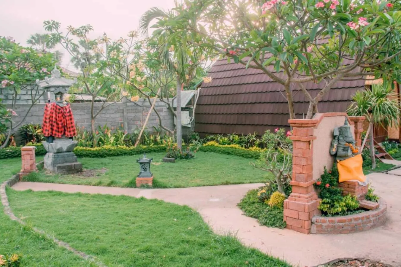 Property building in Maha Nusa Menjangan