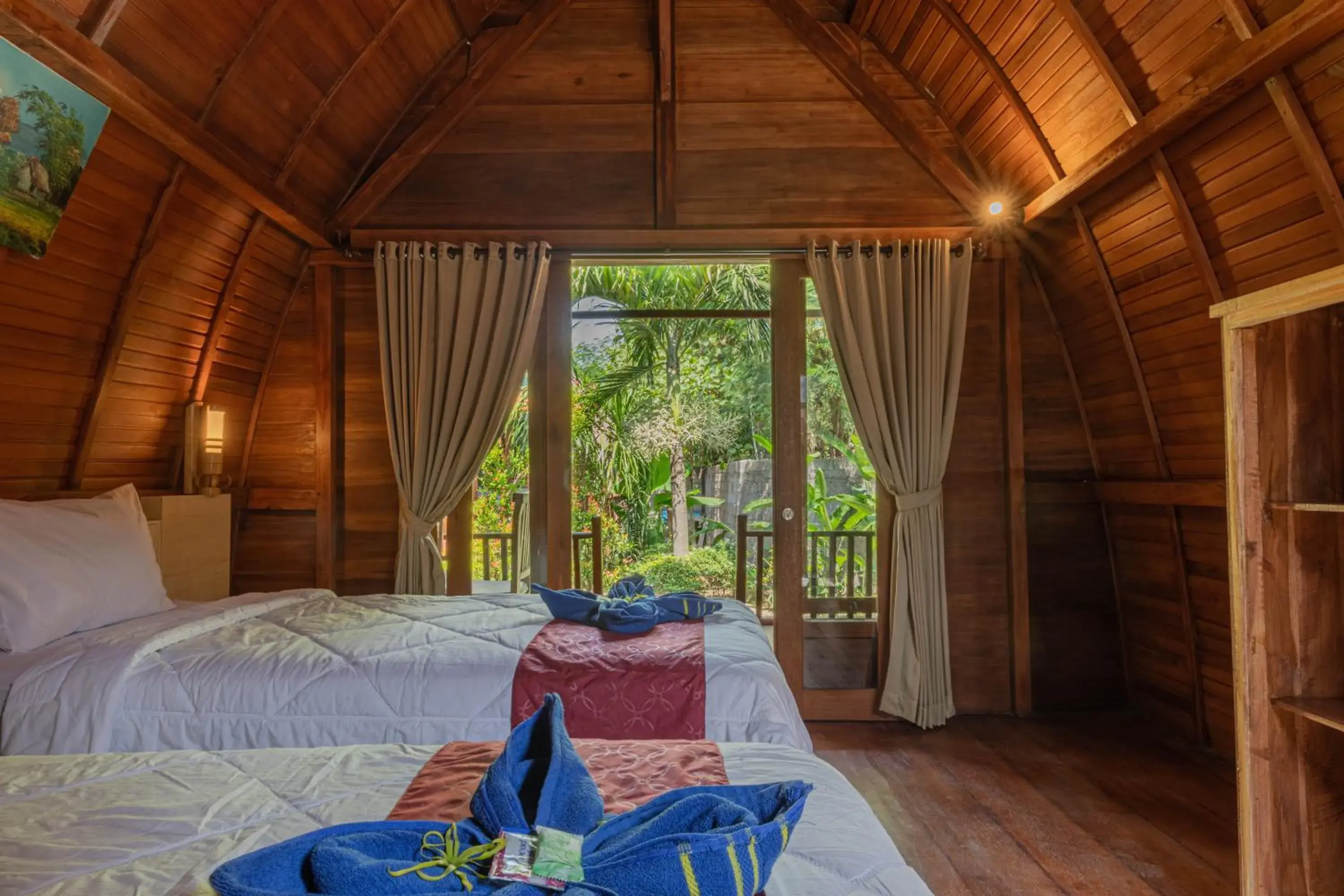 Deluxe Twin Room in Maha Nusa Menjangan Deluxe Twin Room in Maha Nusa Menjangan