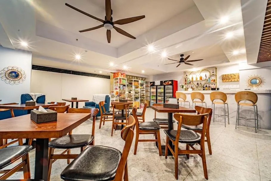 Restaurant/places to eat in Bohol Dolphin Bay Resort