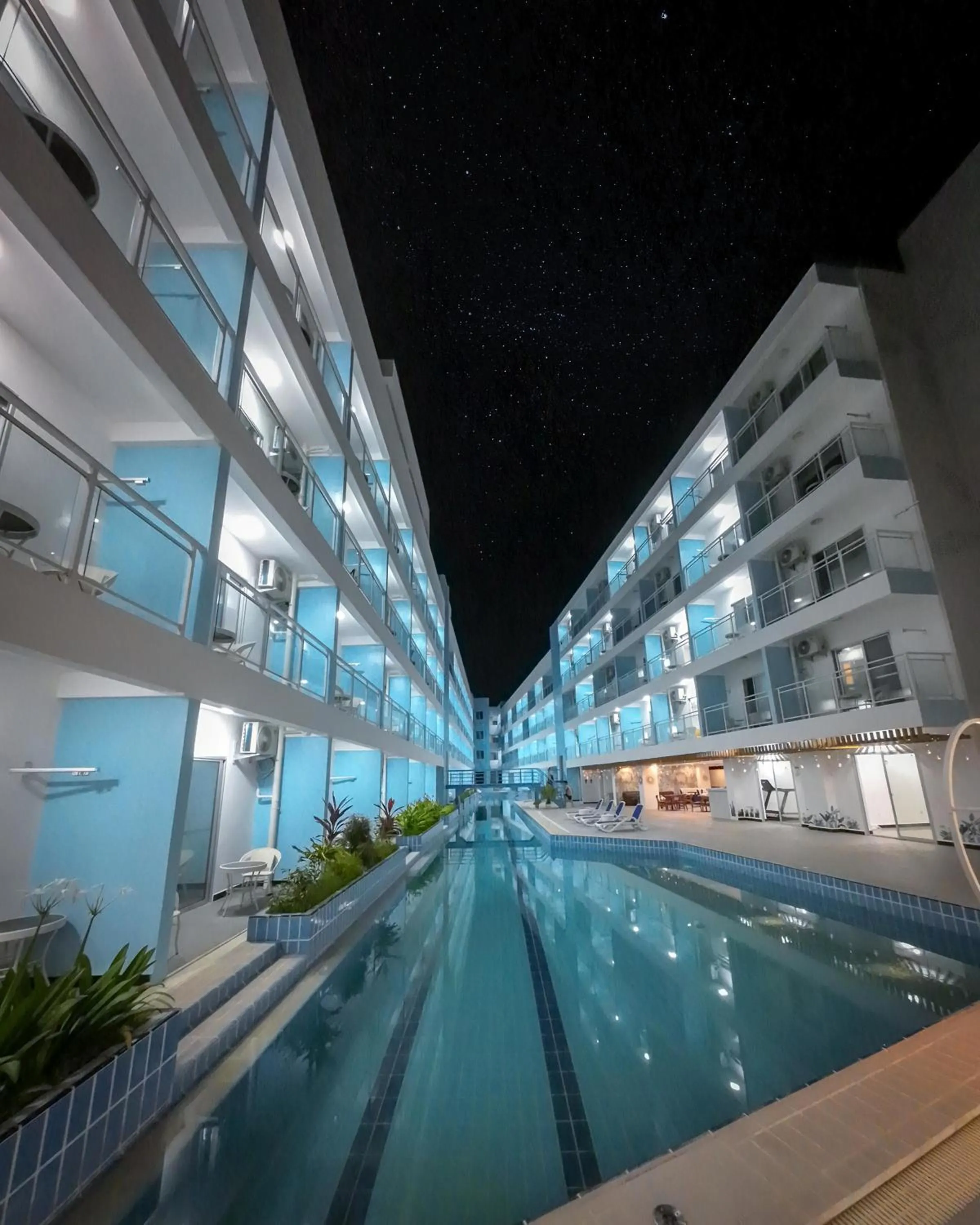 Swimming pool in Bohol Dolphin Bay Resort