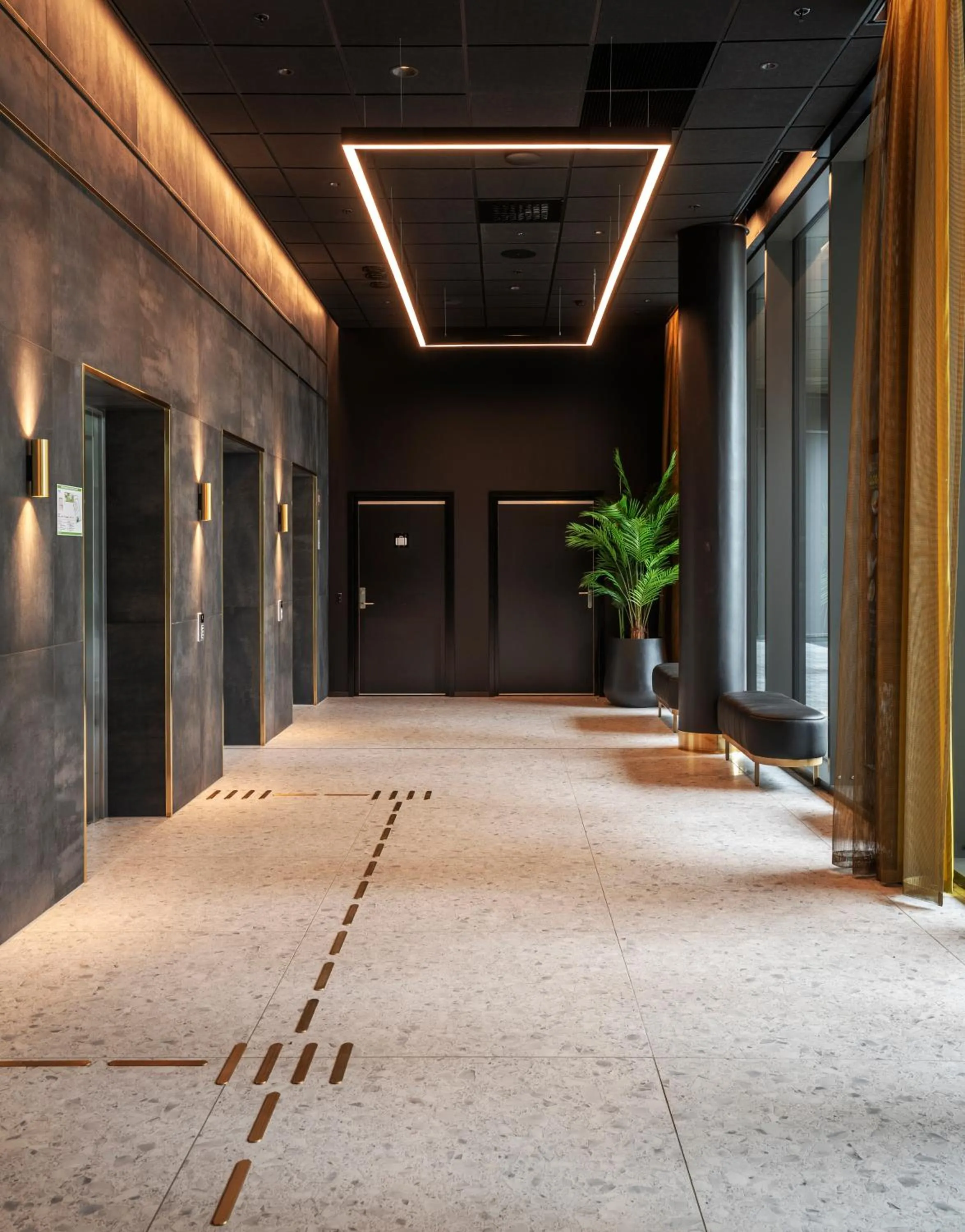 elevator in Thon Hotel Snø