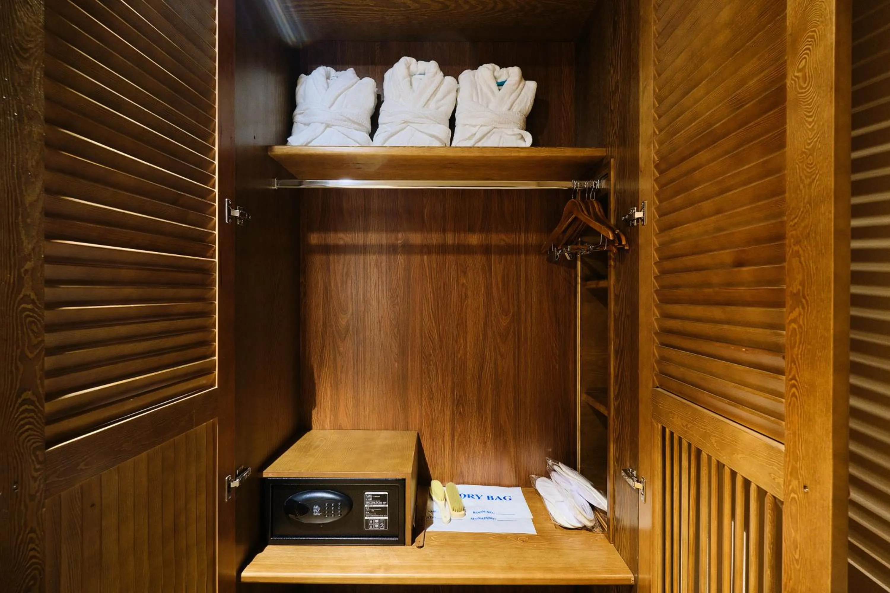 wardrobe in Kosh Havuz boutique hotel