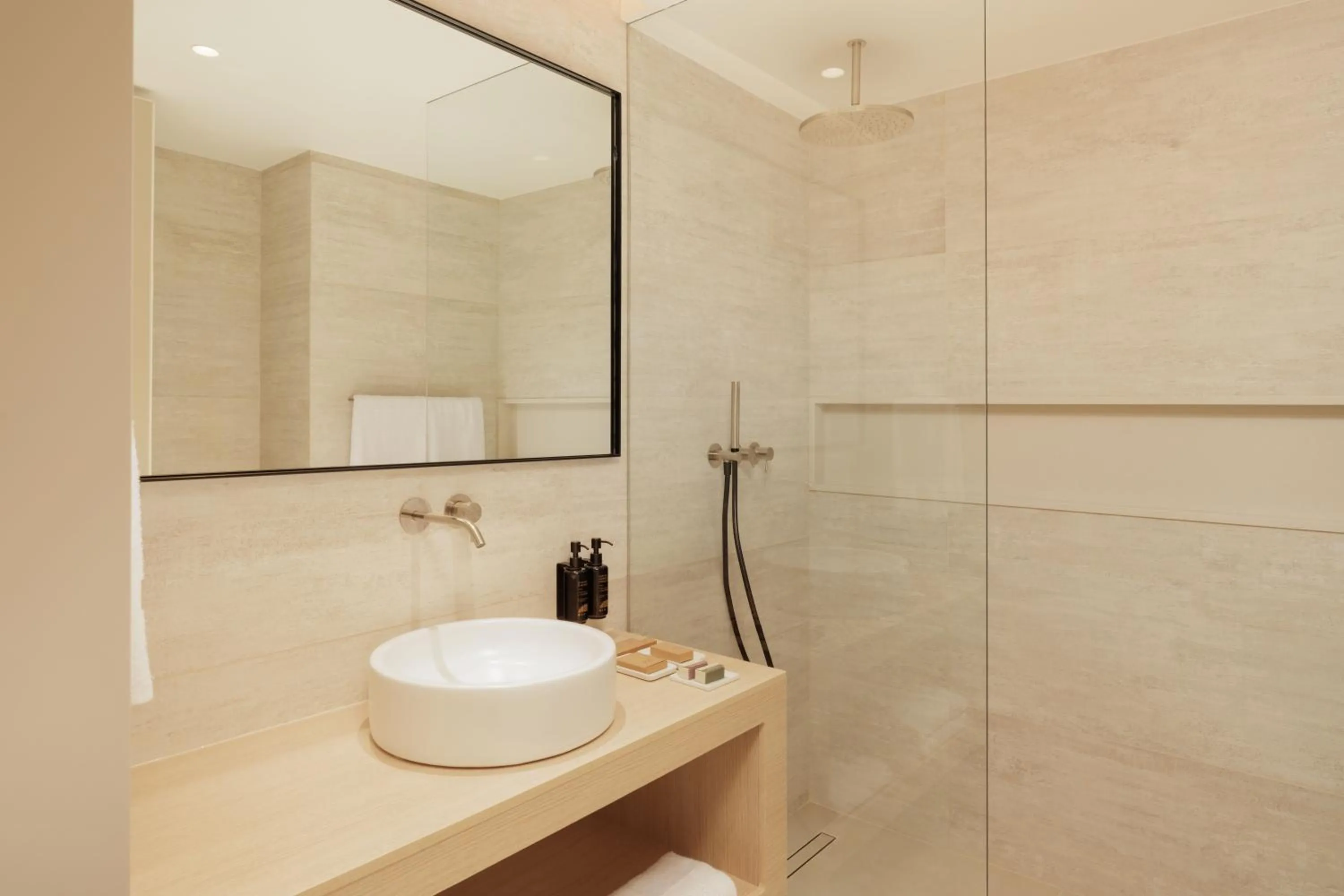 Shower in Verdelago Resort