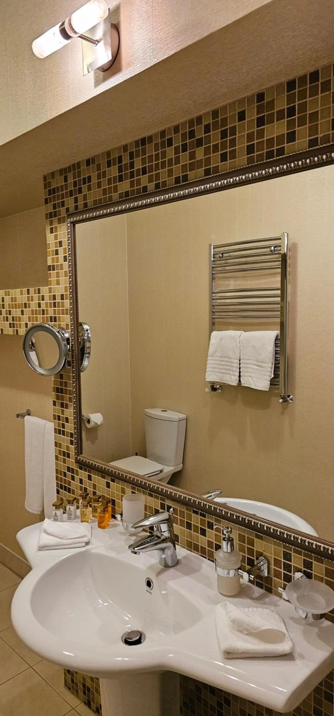 Bathroom in Savoy Hotel