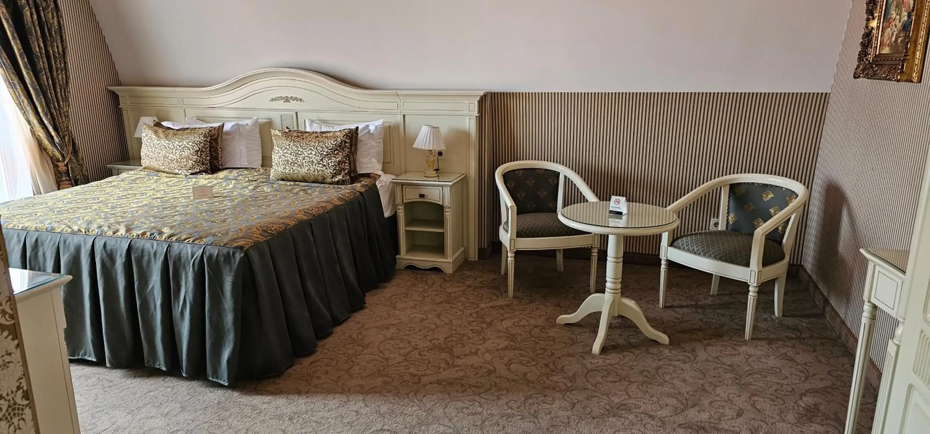 Single Room - single occupancy in Savoy Hotel Single Room - single occupancy in Savoy Hotel