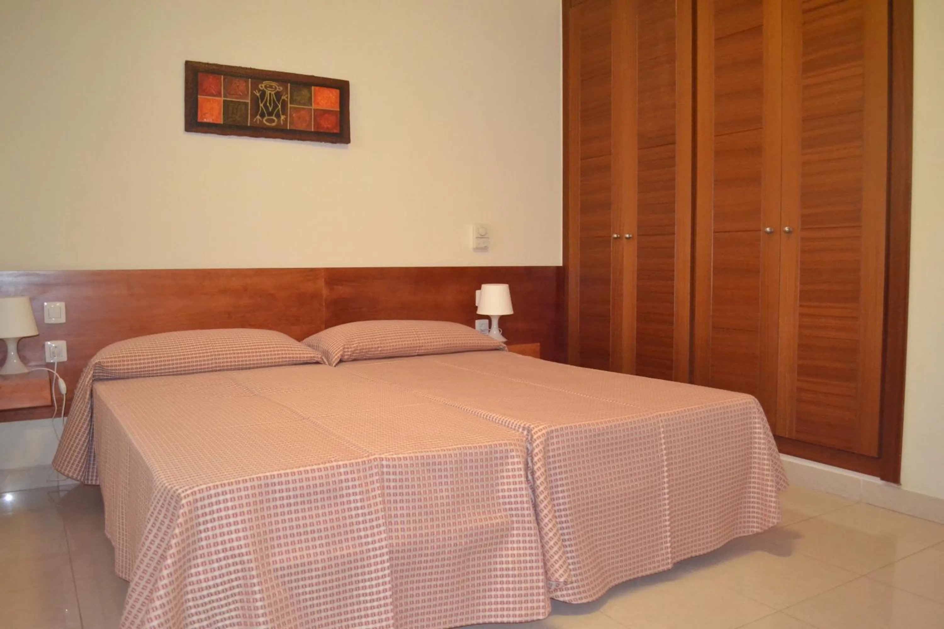 Bedroom, Bed in Apartamentos Garden Atlantis en Club Atlantis