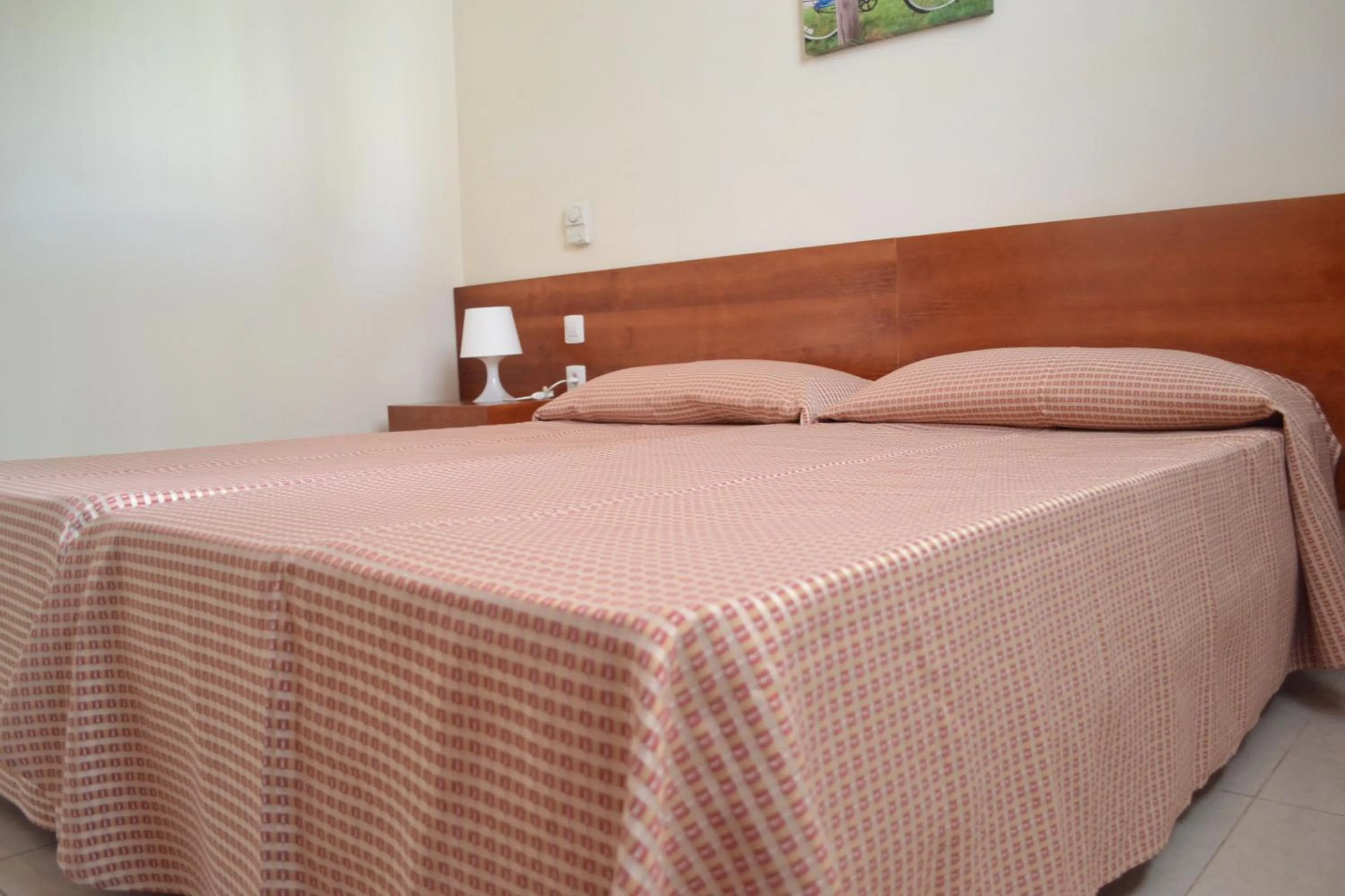 Bedroom, Bed in Apartamentos Garden Atlantis en Club Atlantis