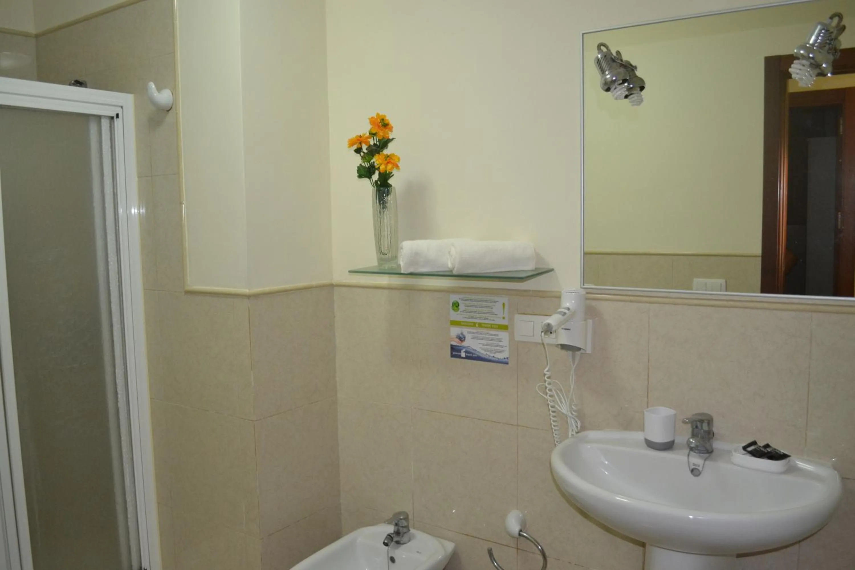 Bathroom in Apartamentos Garden Atlantis en Club Atlantis