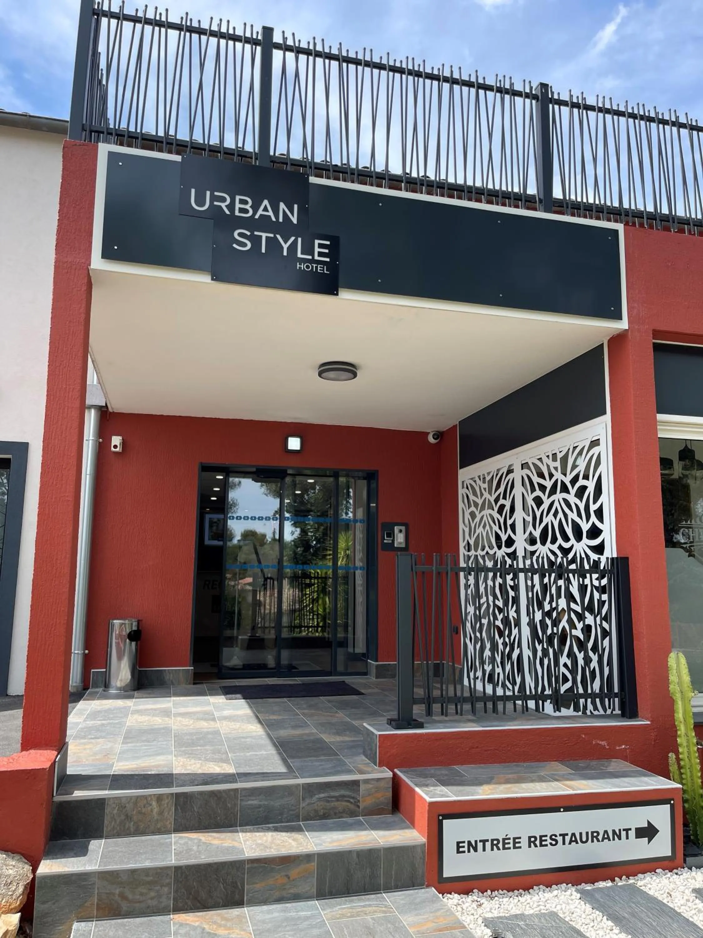 Facade/entrance in Urban Style Cannes Mouans-Sartoux