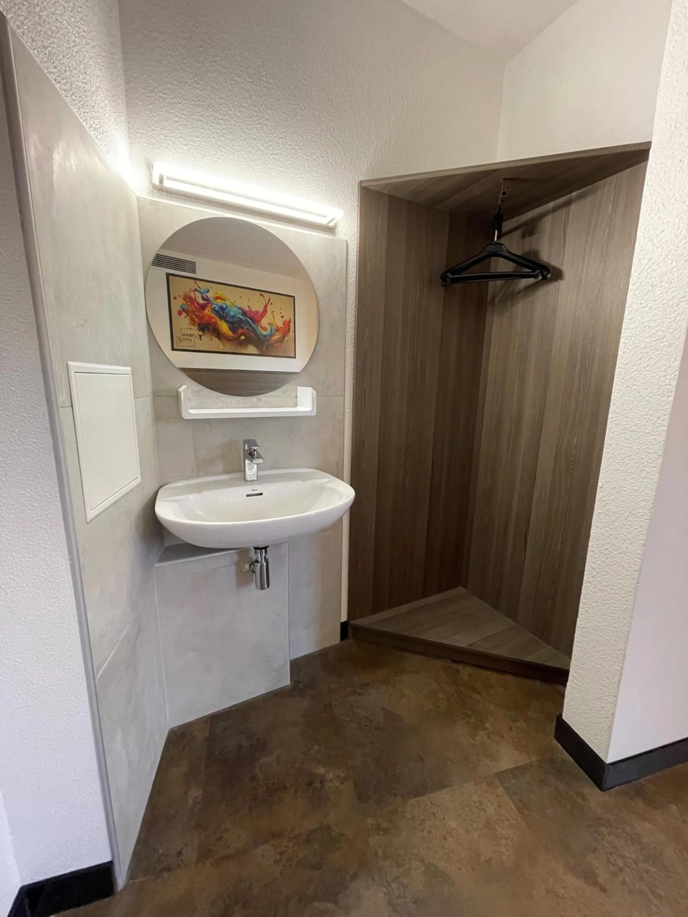 Bathroom in Urban Style Cannes Mouans-Sartoux