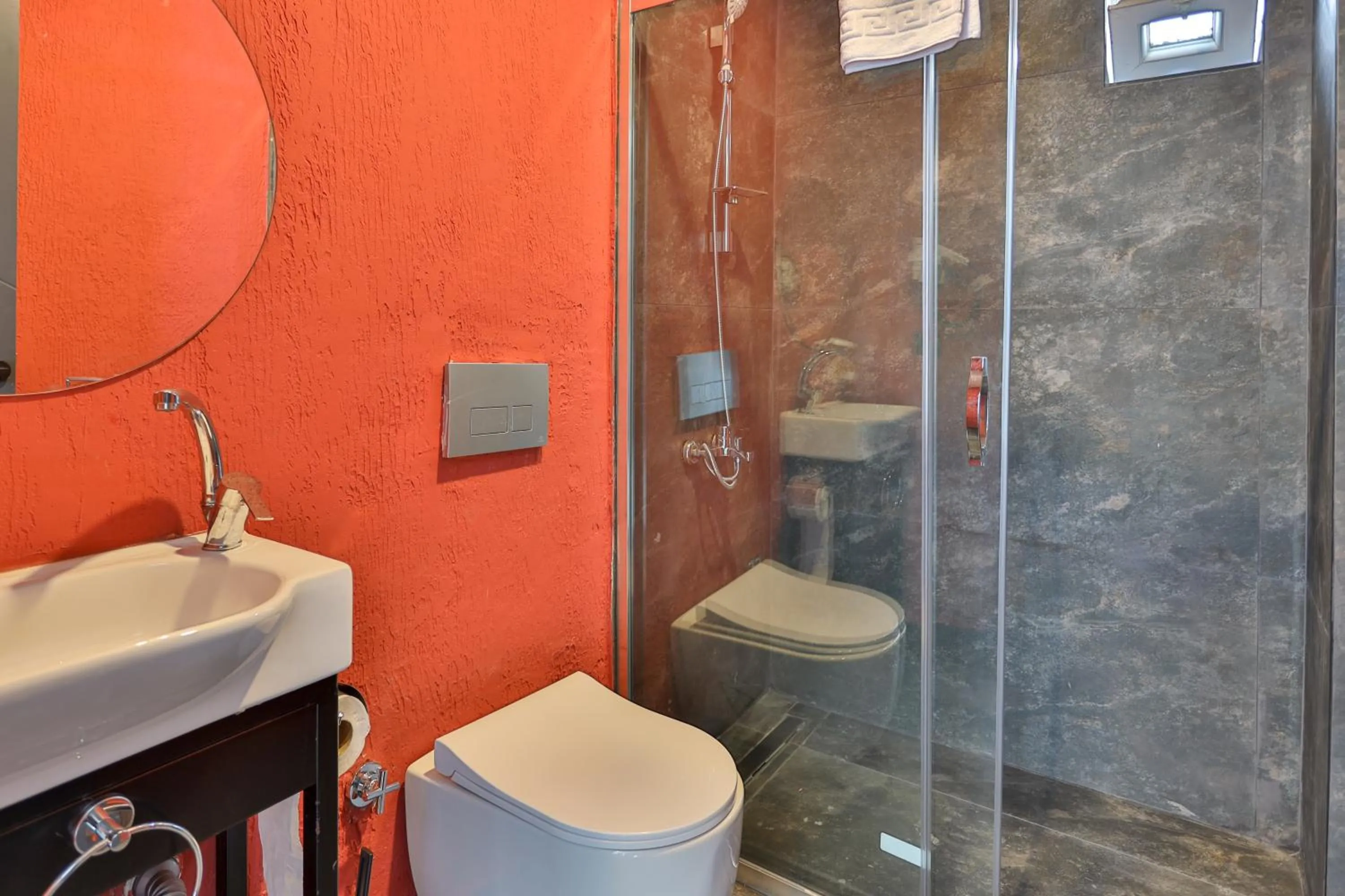 Quadruple Room in Wolf Of The City Hotel & Spa