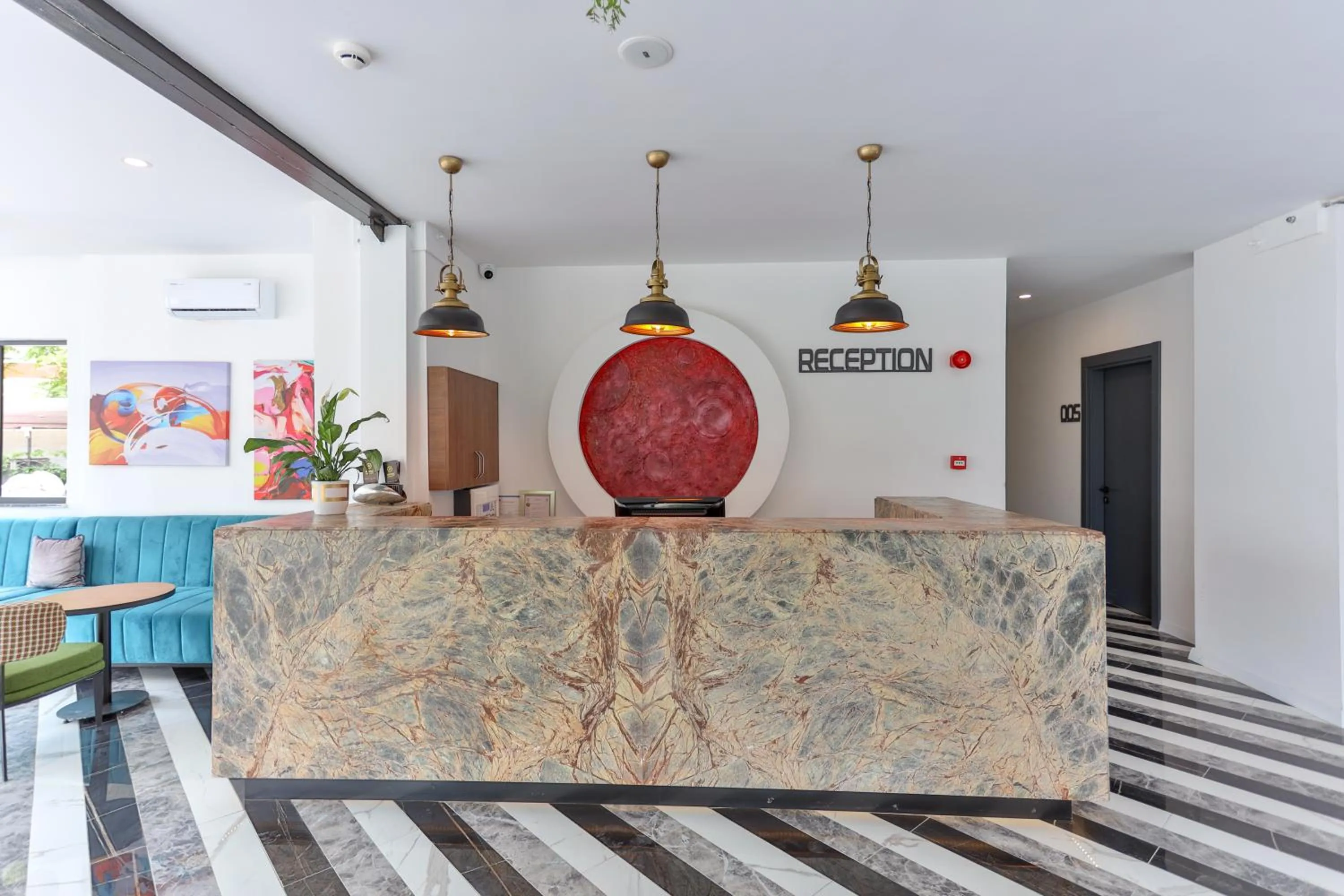 Lobby or reception in Wolf Of The City Hotel & Spa