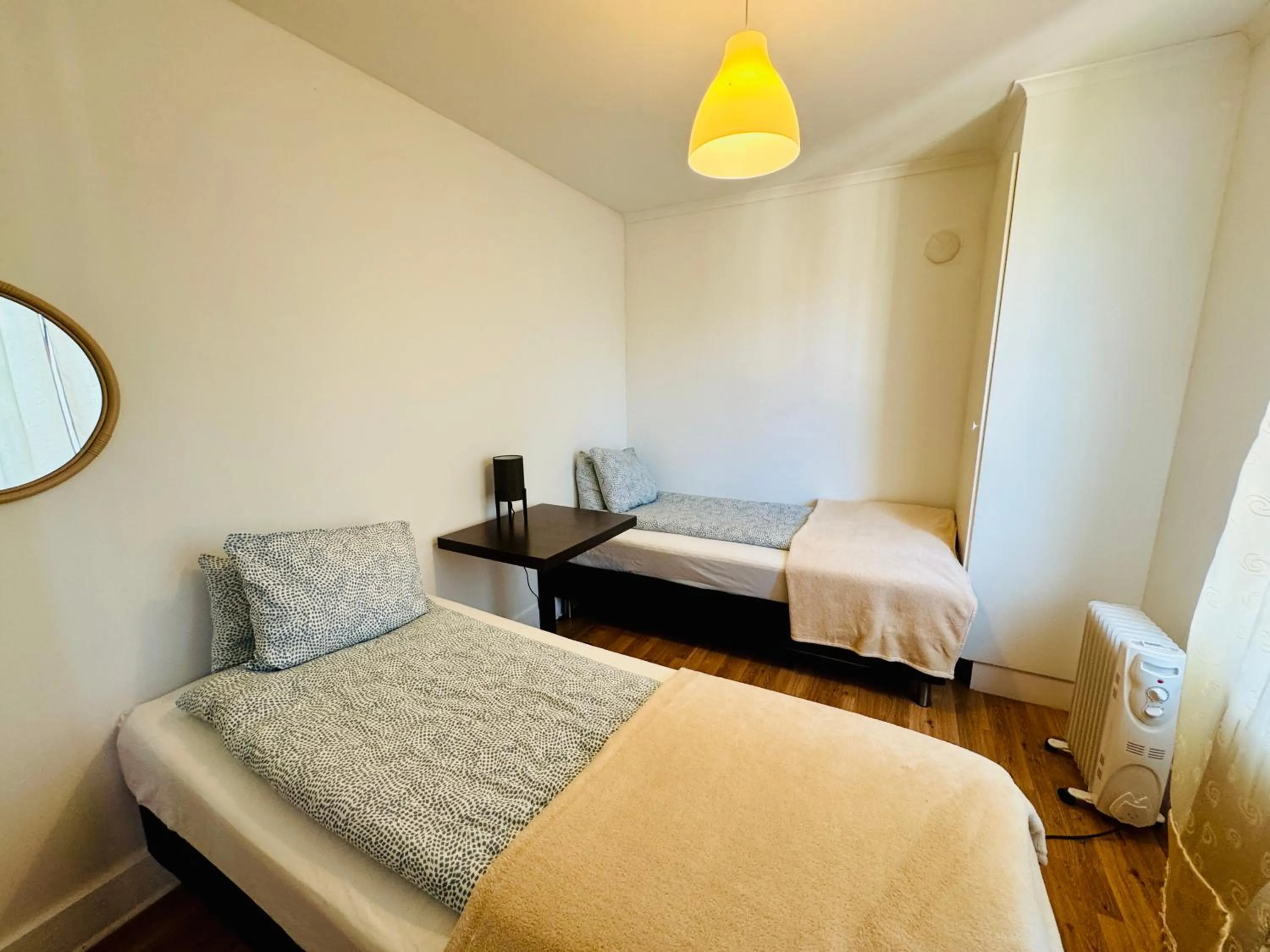 Bed in Hässlebogården Turist & Konferens