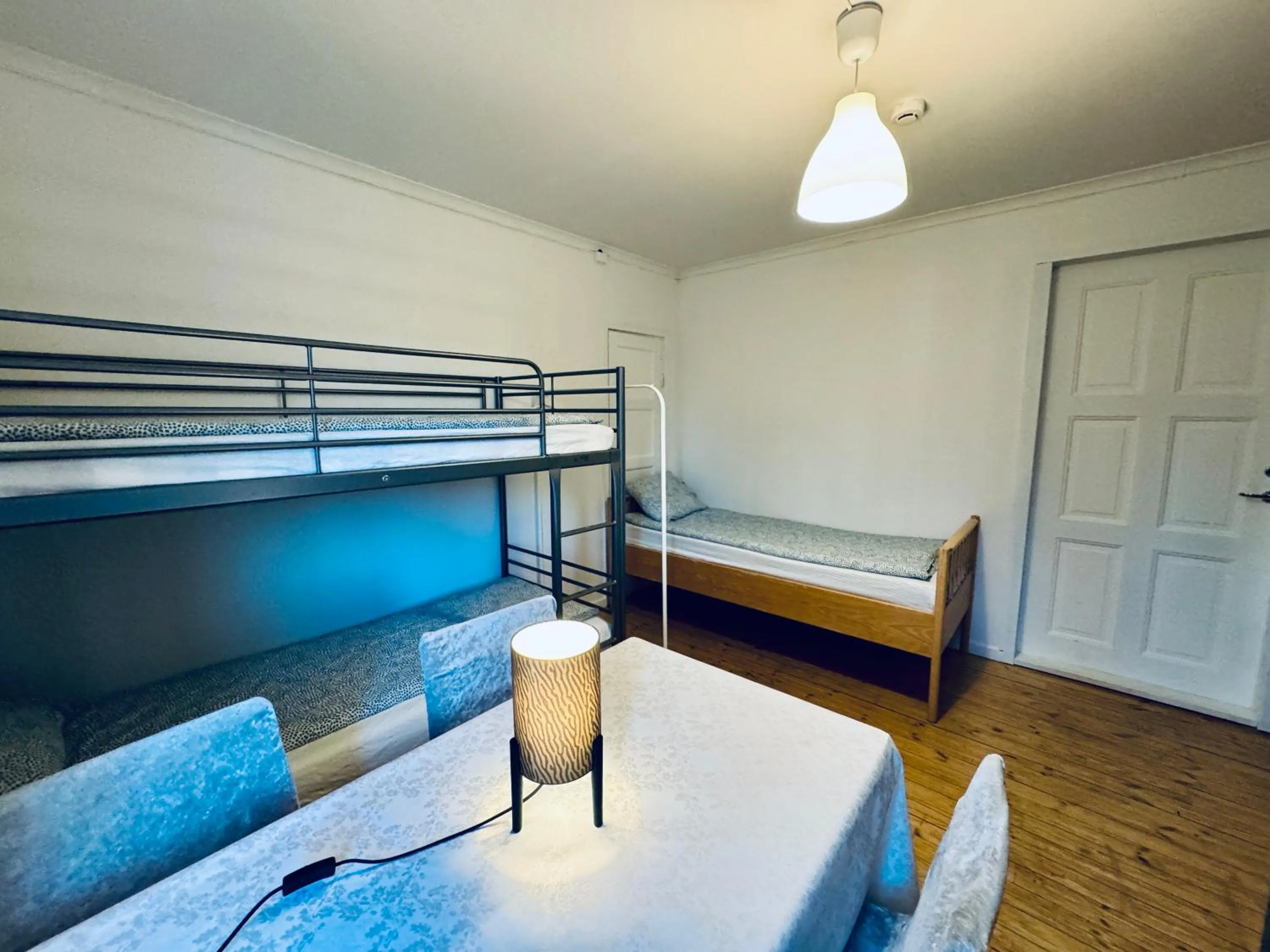 Bed in Hässlebogården Turist & Konferens