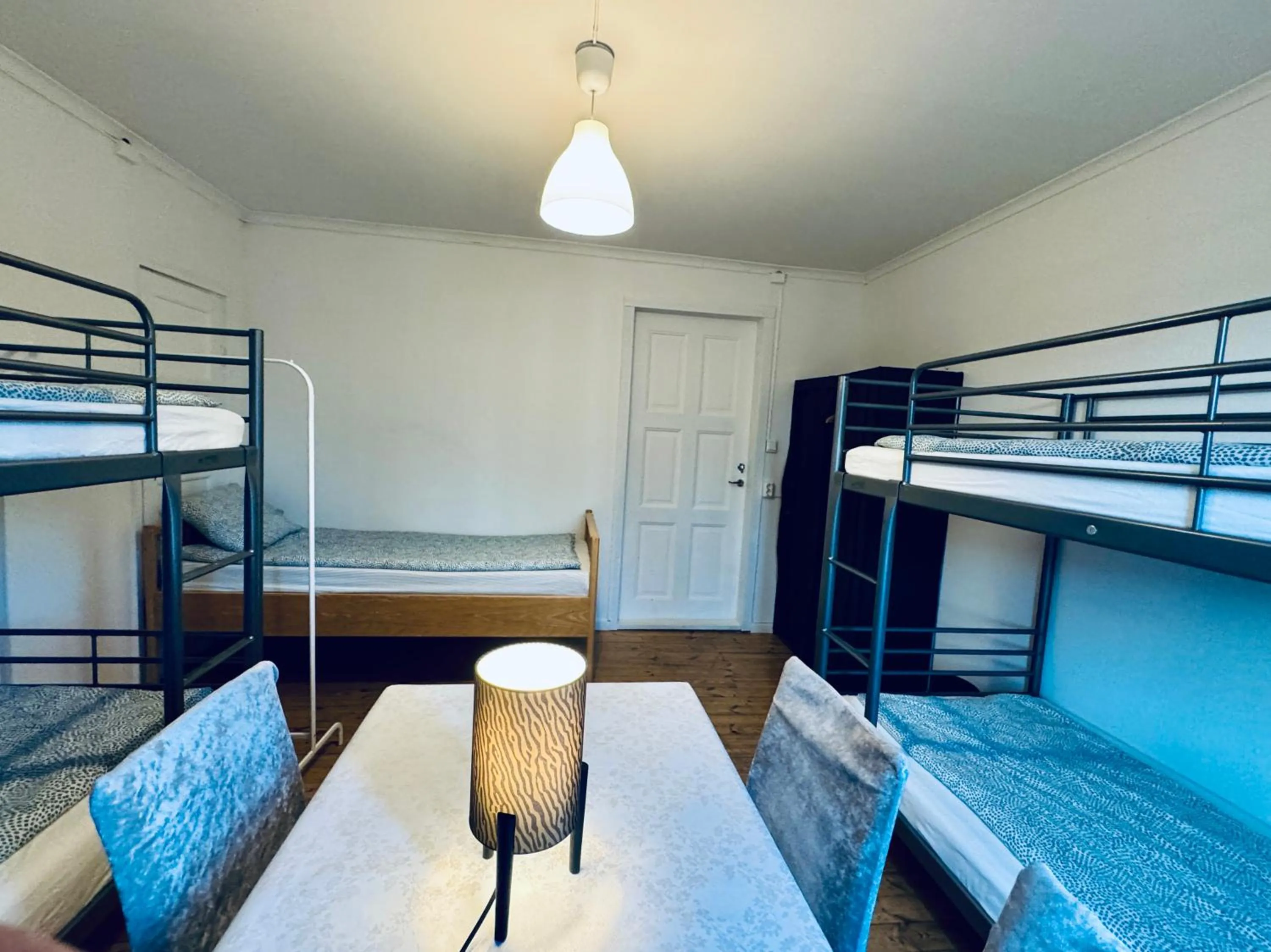 Bed in Hässlebogården Turist & Konferens