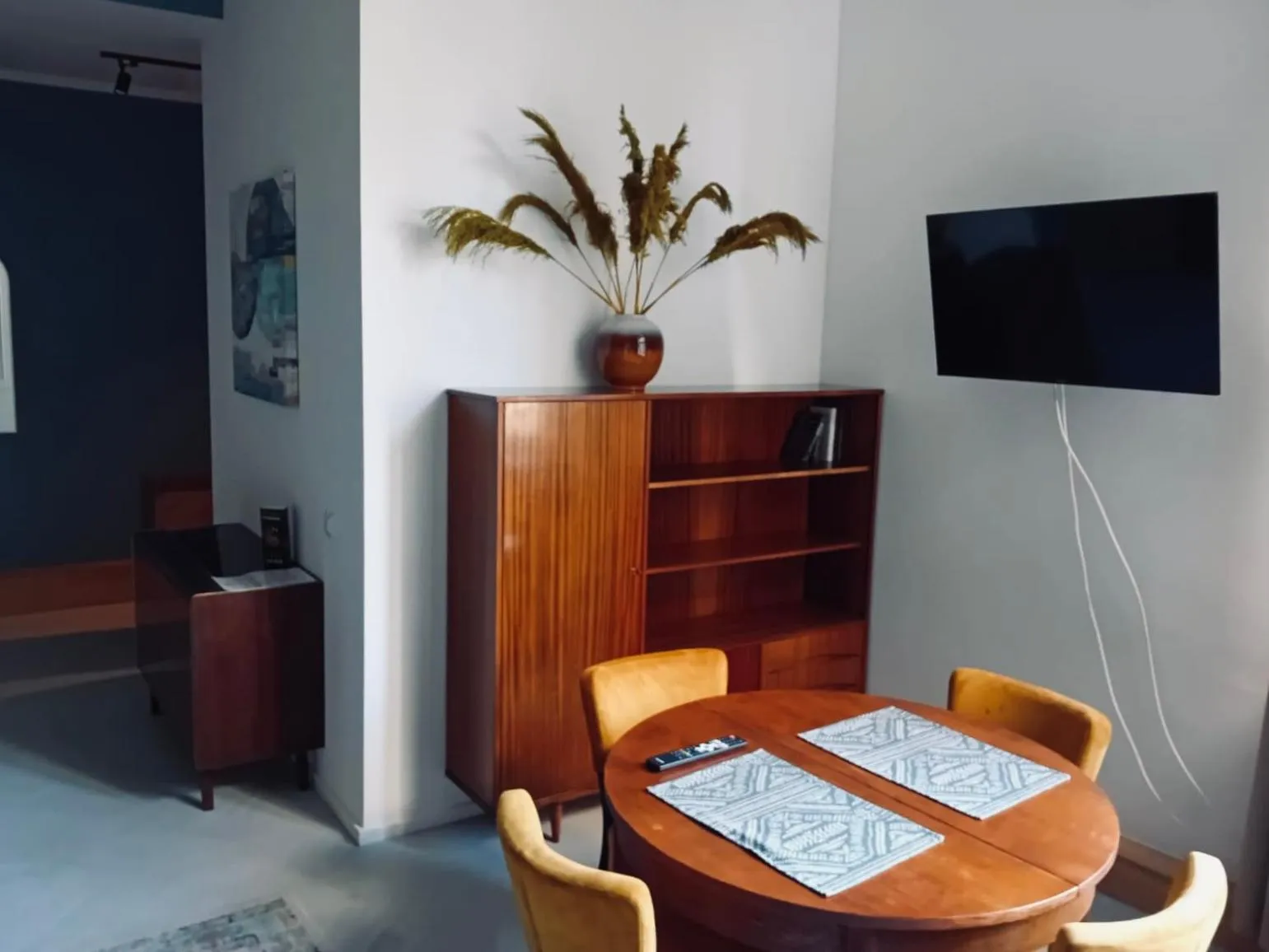 Seating area in Apartamenty Piotrkowska 28 by Good Time