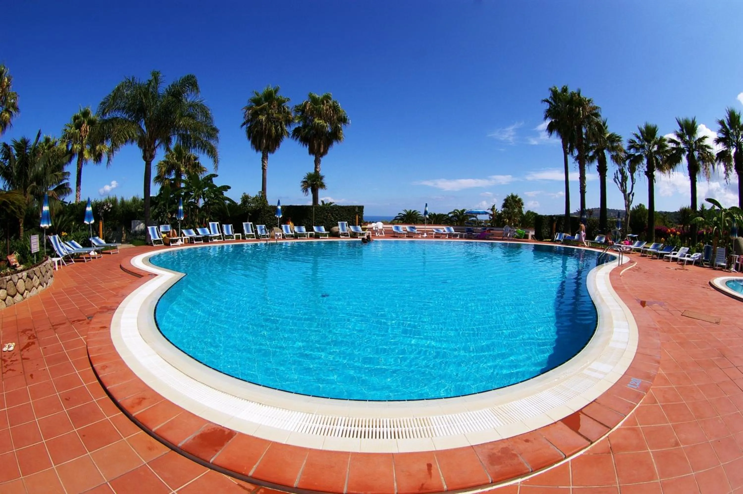Swimming pool in Hotel Residence Costa Azzurra