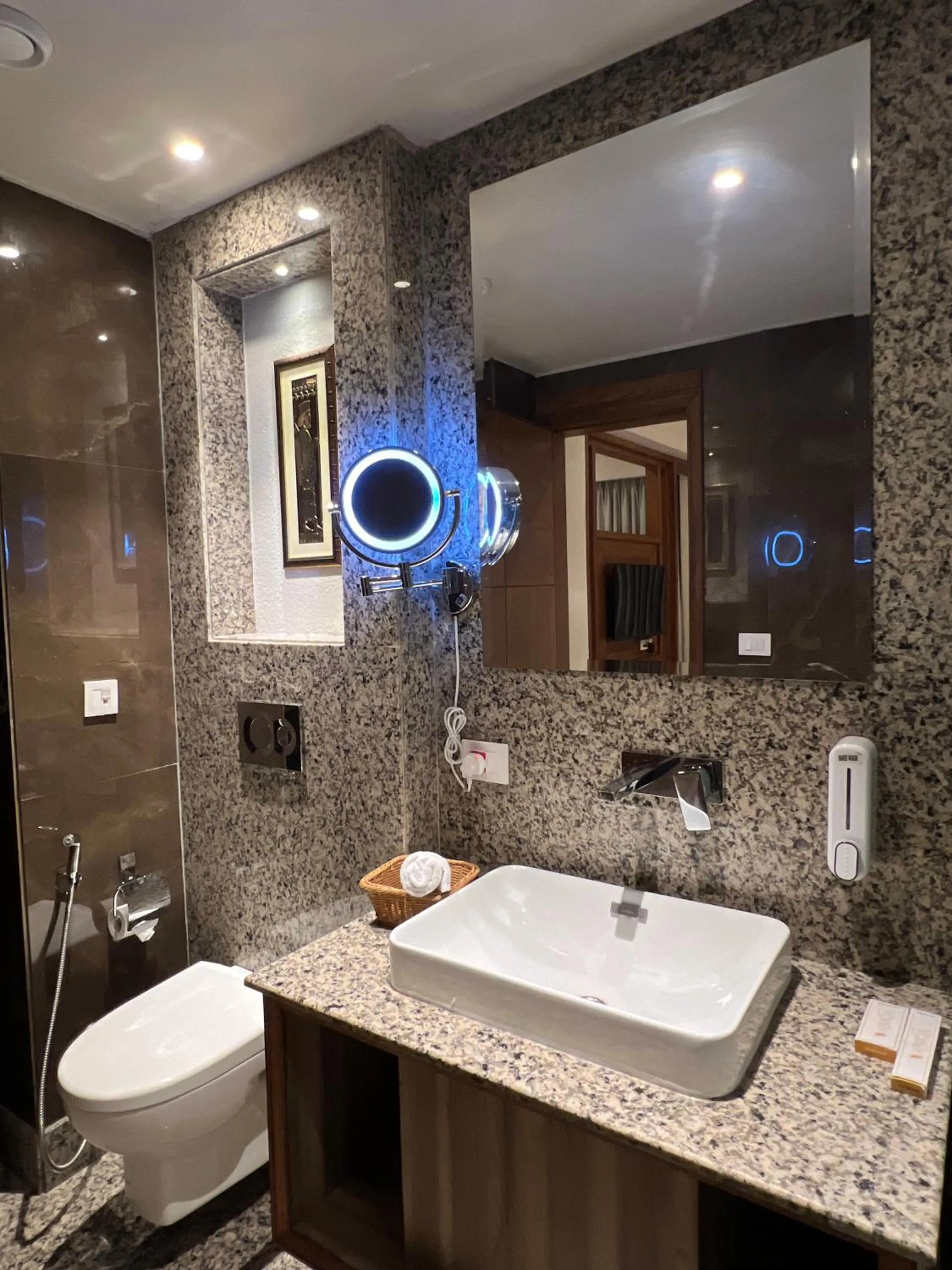 Bathroom in Hotel Apricia