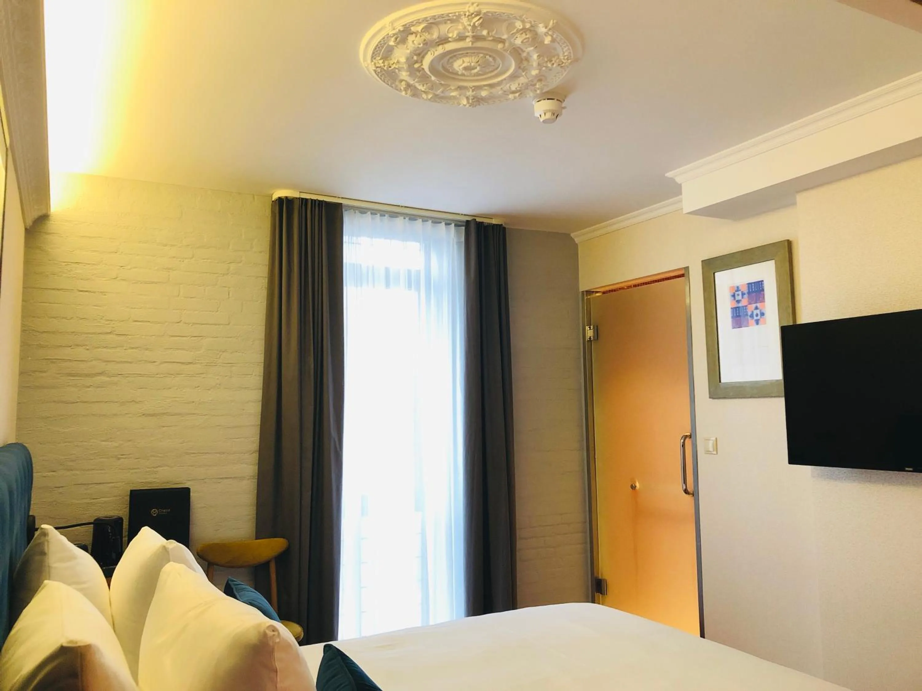 Bed in Chasse Residency Hotel