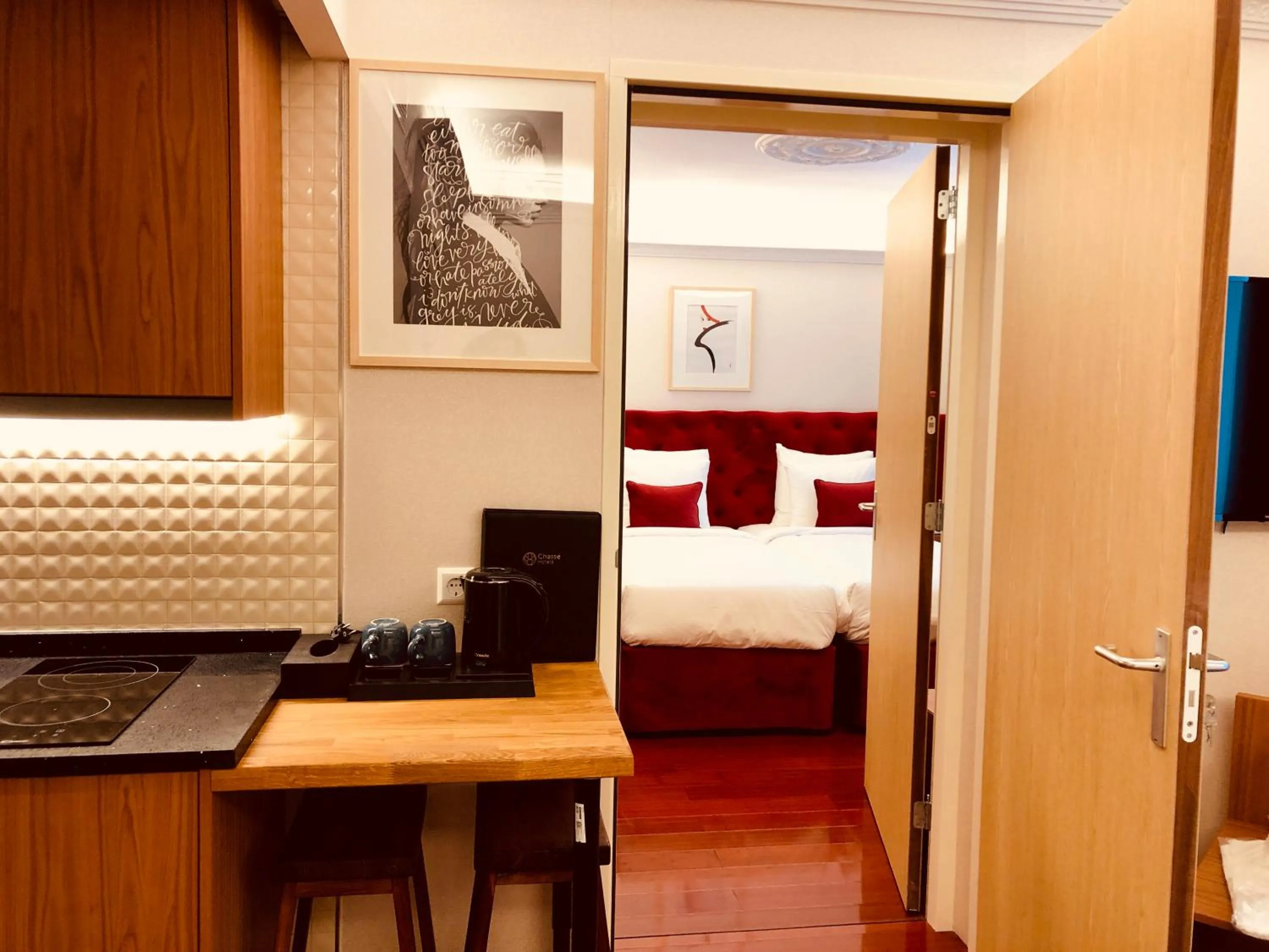 Bedroom, Bed in Chasse Residency Hotel