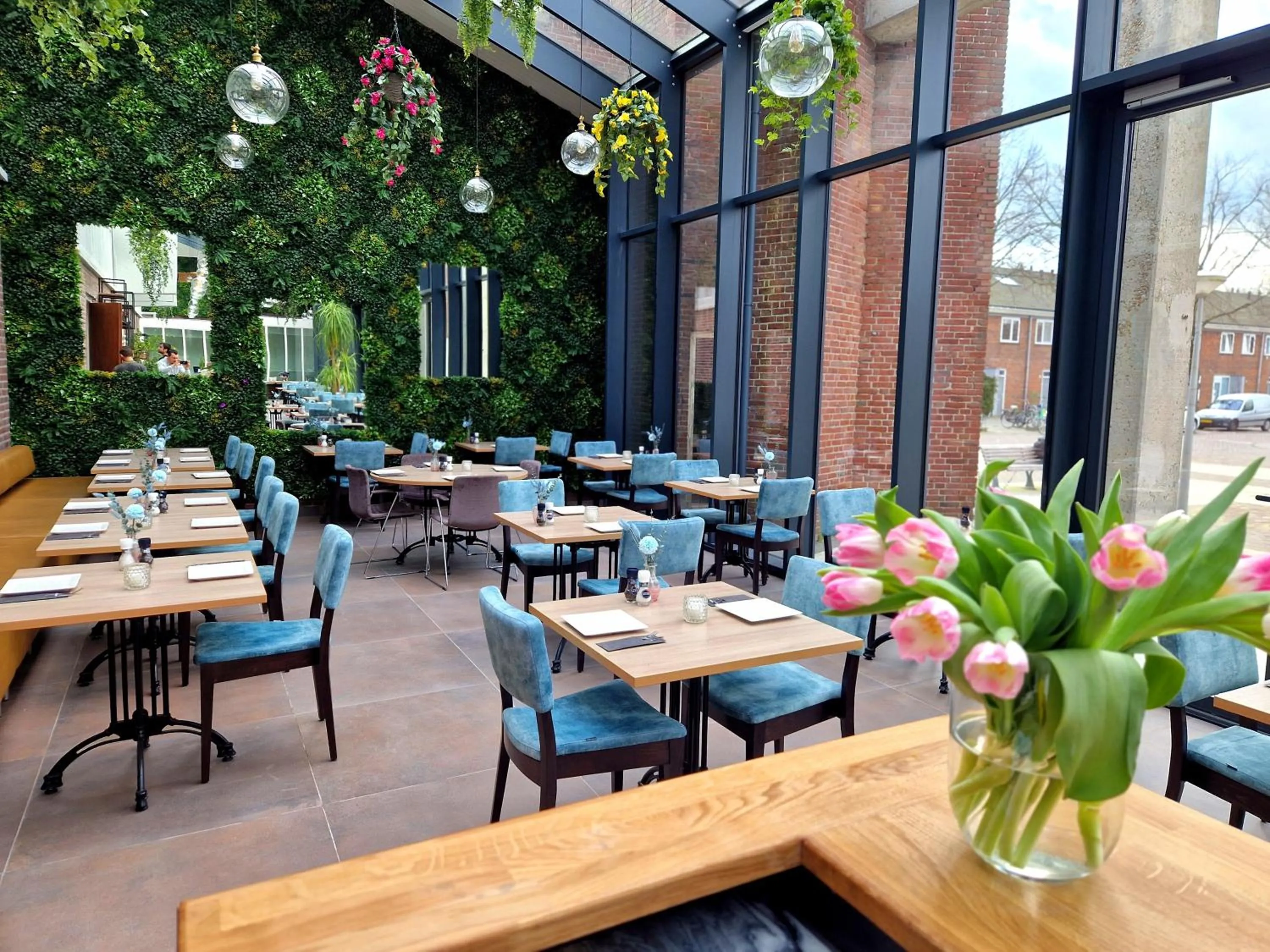 Restaurant/places to eat in Chasse Residency Hotel