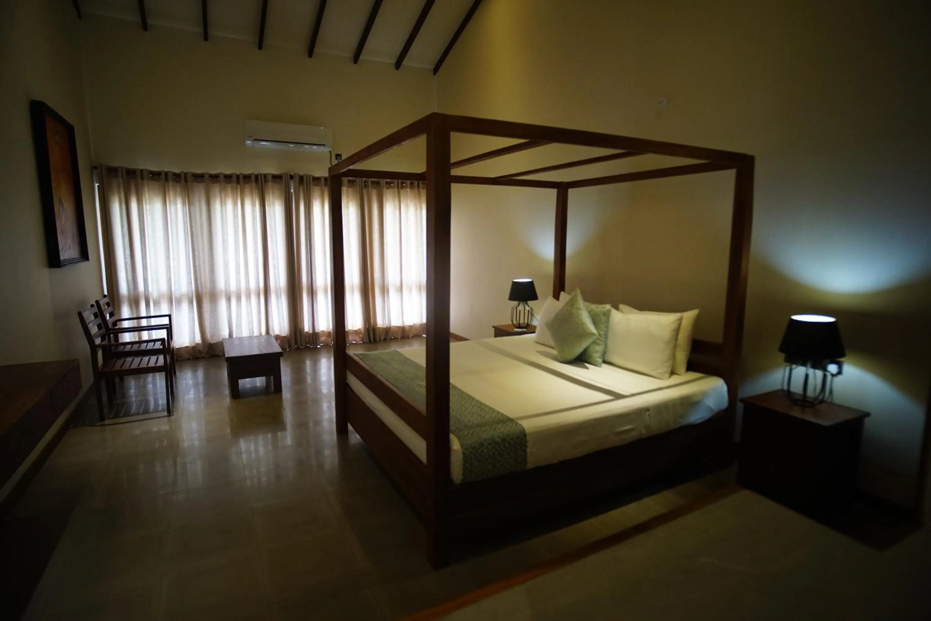 Garden view, Bed in Sevanagama