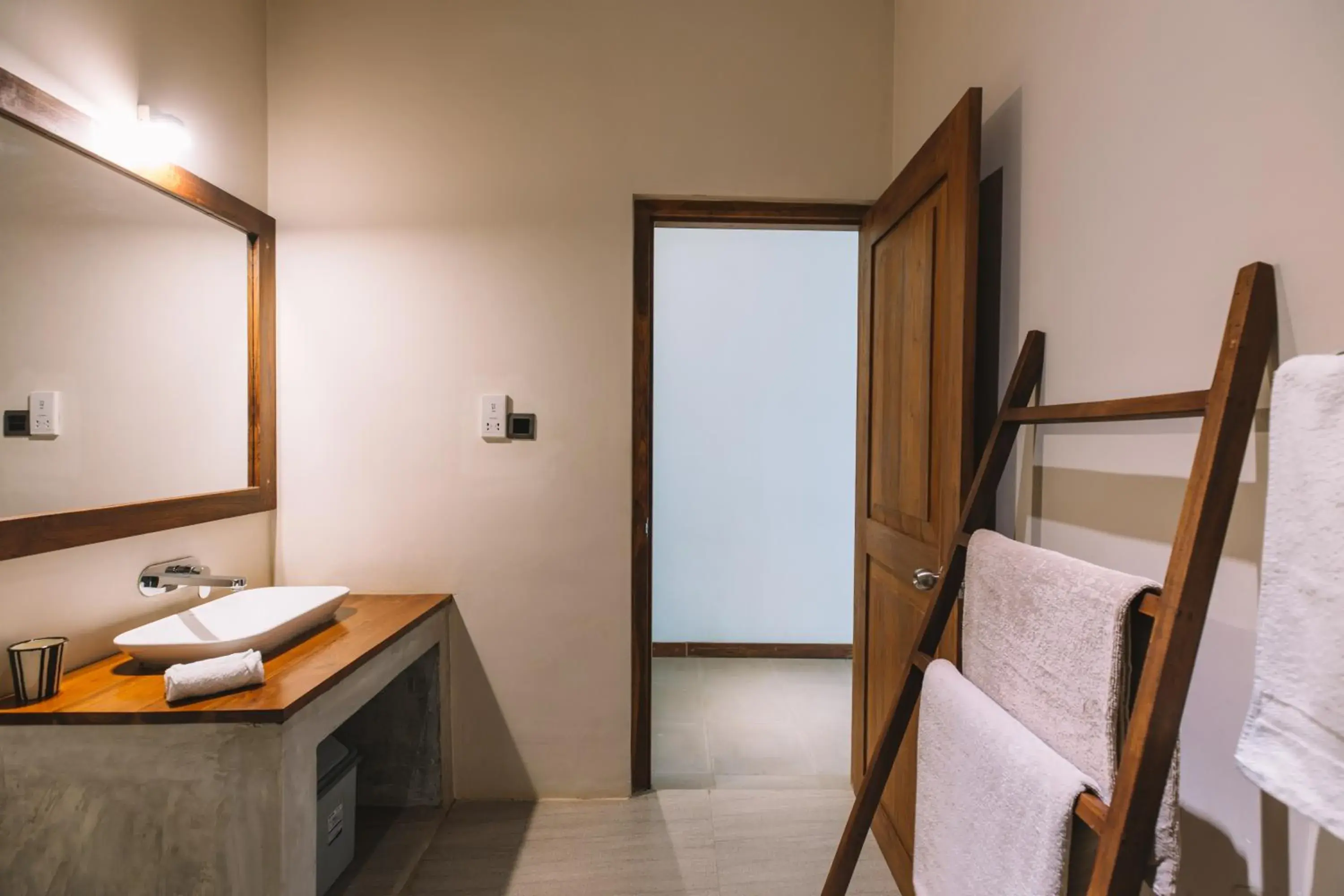 Deluxe Double or Twin Room - single occupancy in Sevanagama Deluxe Double or Twin Room - single occupancy in Sevanagama