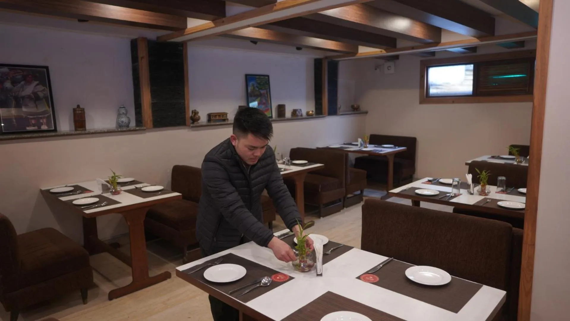 Restaurant/places to eat in Orchid Lords Eco Inn Gangtok