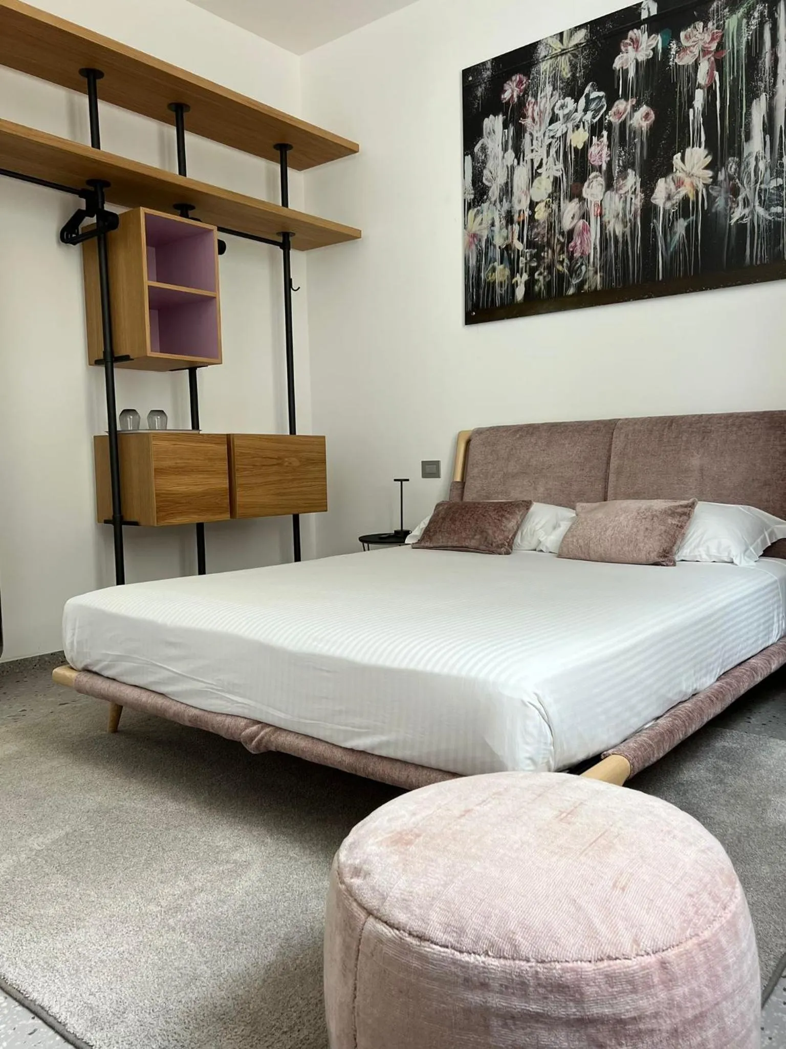 Bed in Lisetta Gardens Boutique & Suites