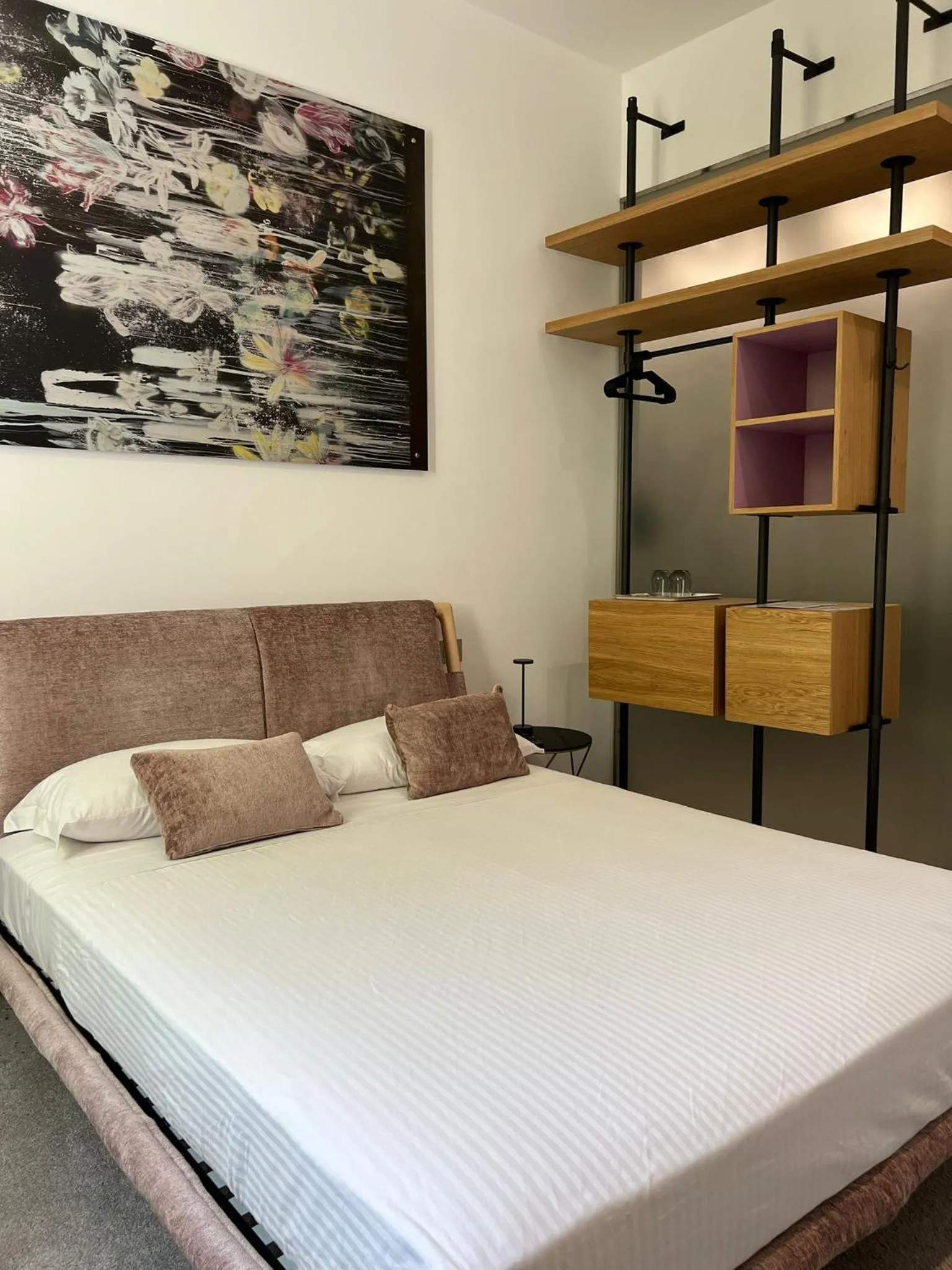 Bed in Lisetta Gardens Boutique & Suites