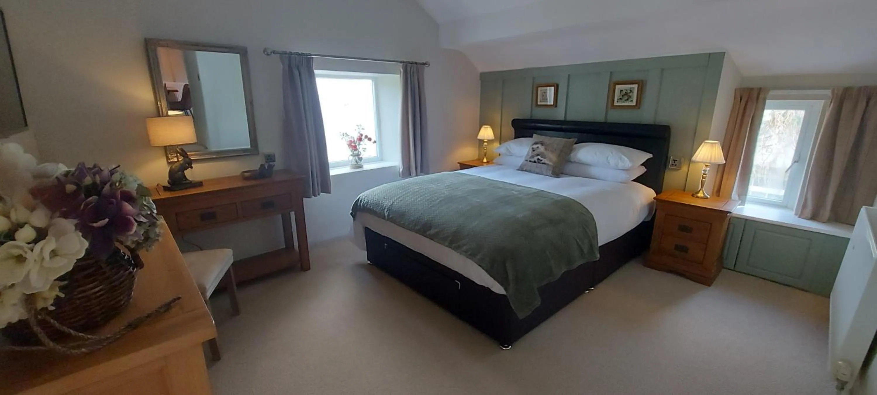 Bedroom, Bed in Glyn Isa Country House luxury self catering accommodation