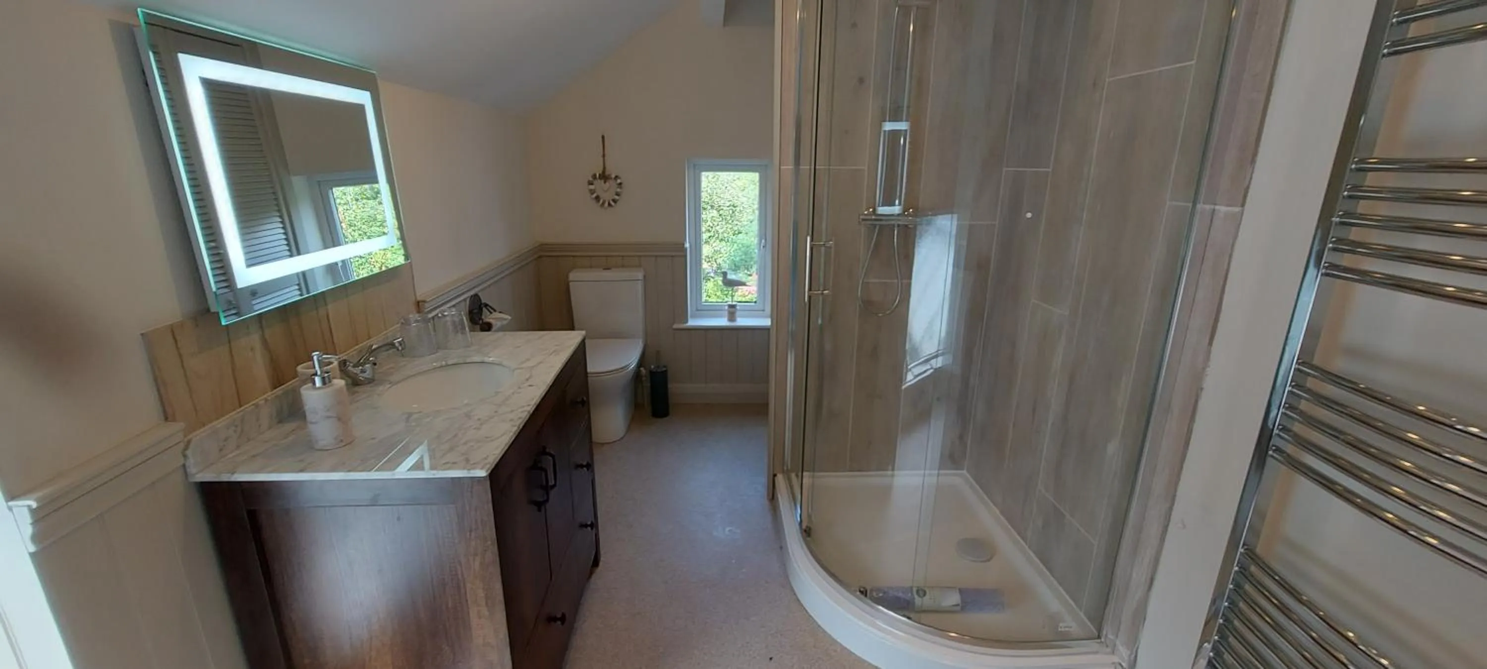 Bathroom in Glyn Isa Country House luxury self catering accommodation