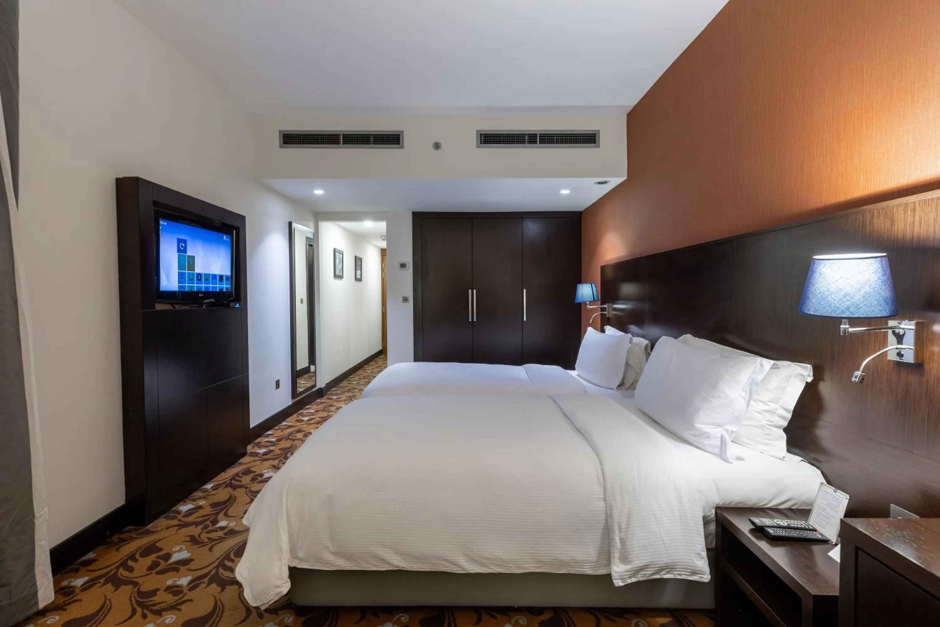 Bedroom, Bed in Babylon Rotana Hotel