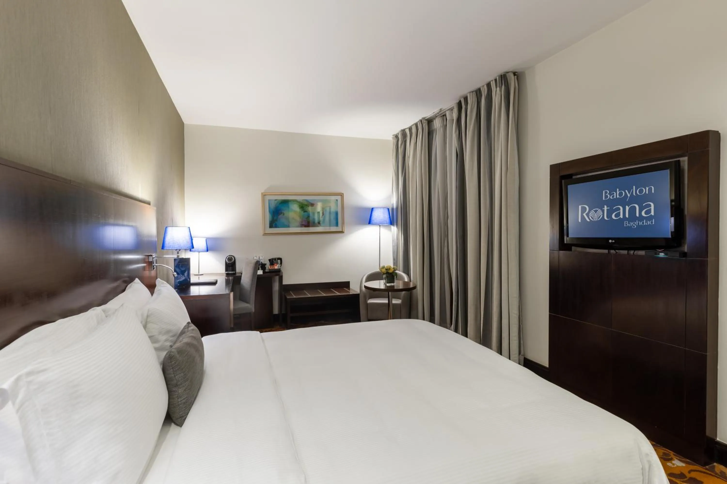 Bedroom, Bed in Babylon Rotana Hotel