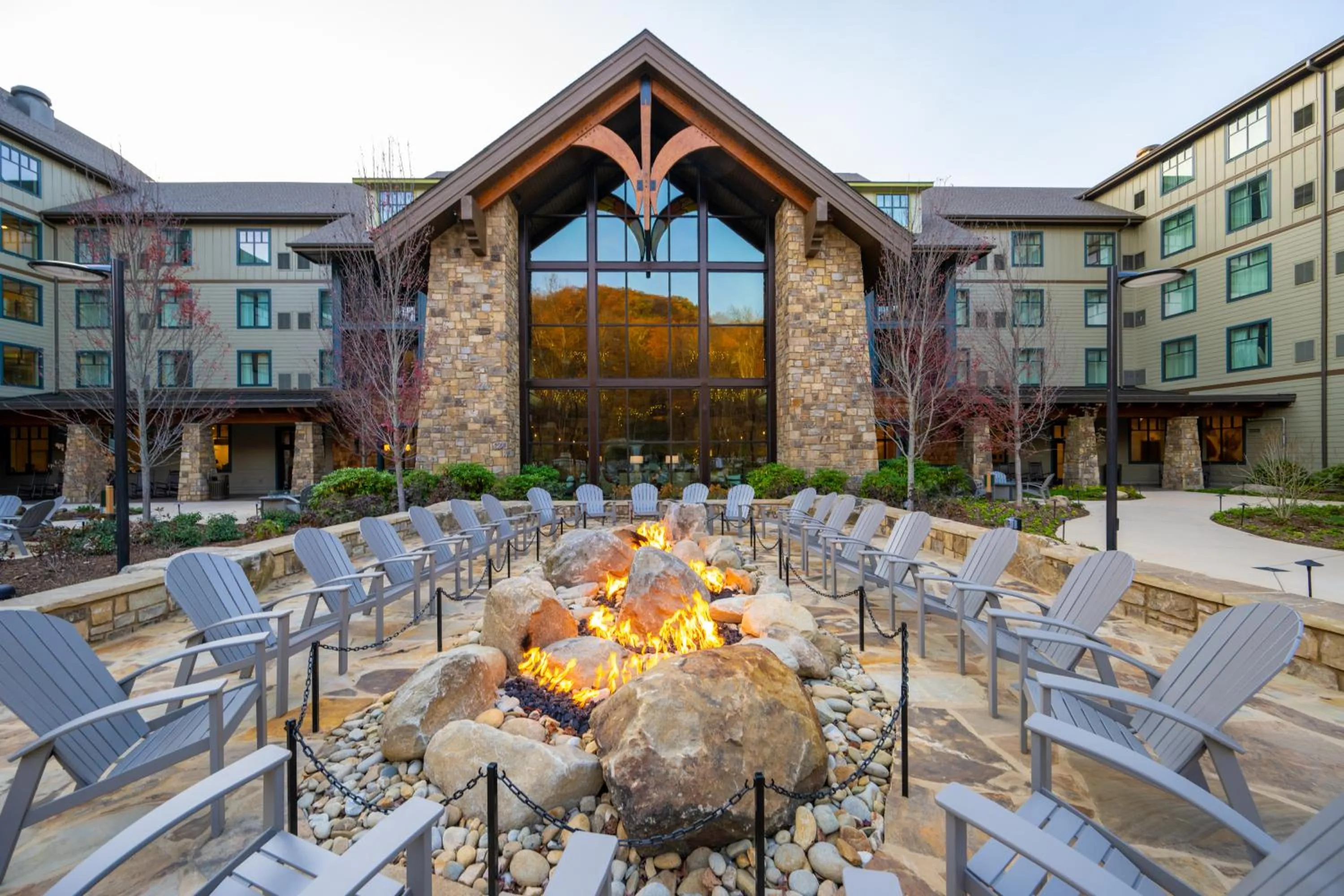 Property building in Dollywood's HeartSong Lodge & Resort