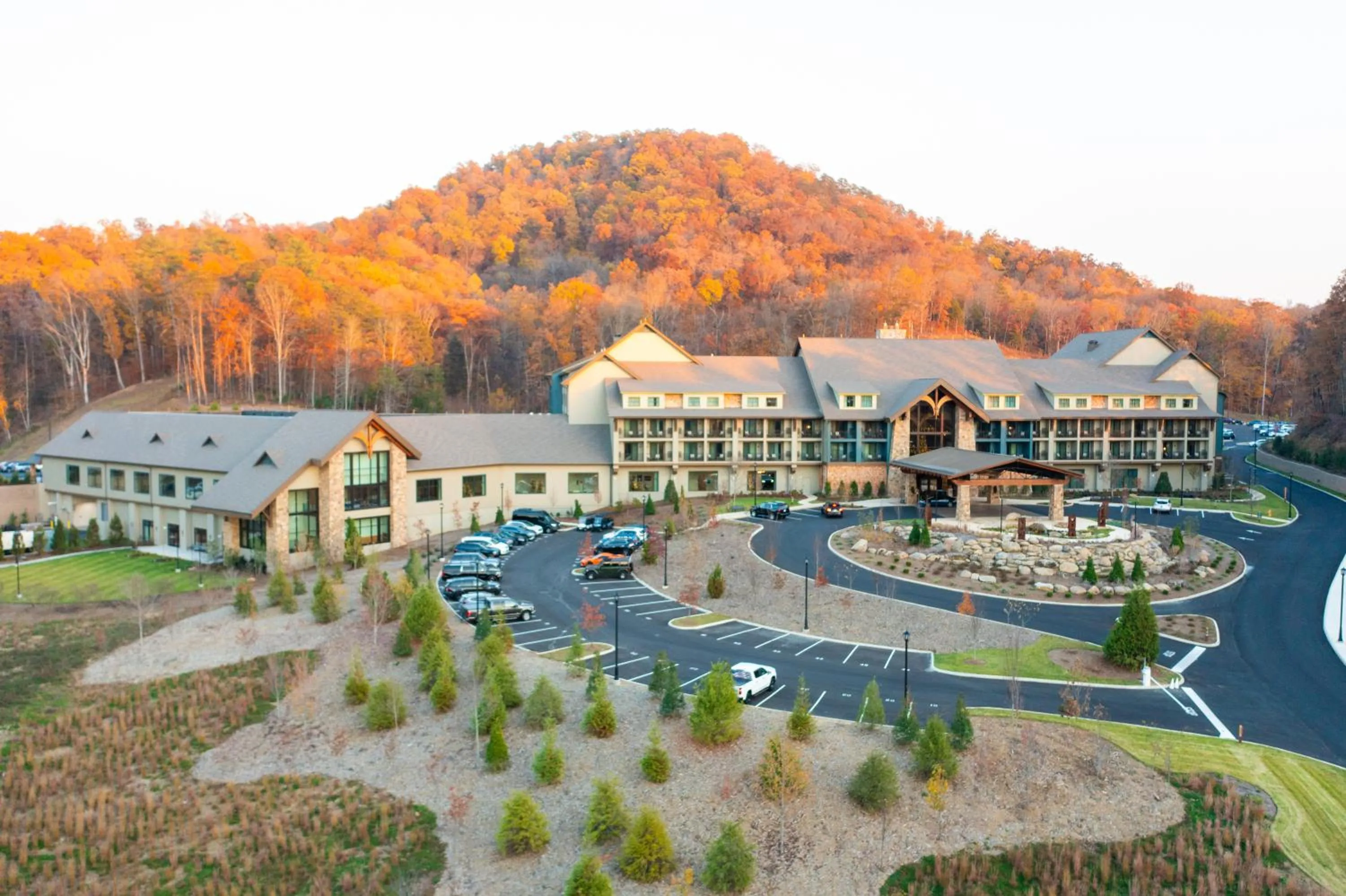 Property building in Dollywood's HeartSong Lodge & Resort
