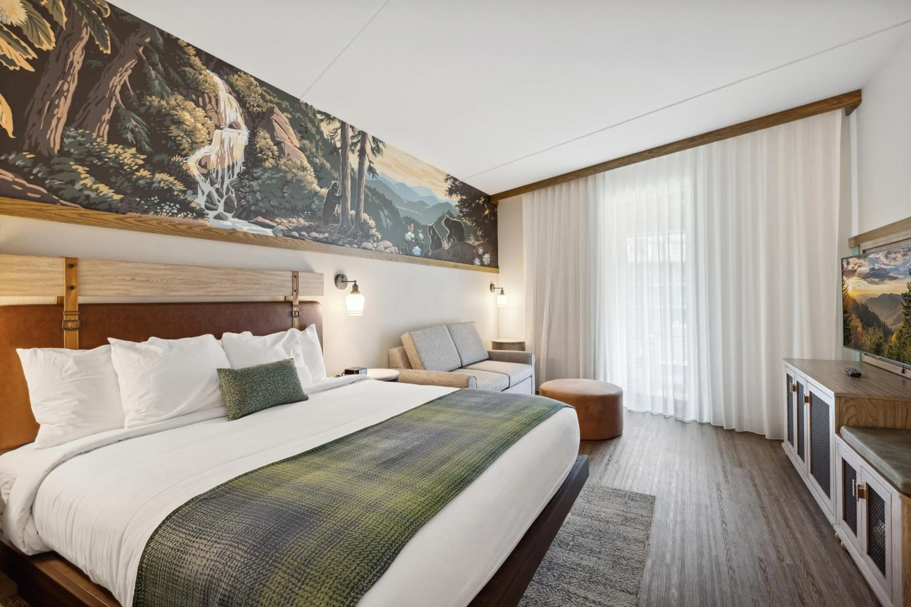 Bed in Dollywood's HeartSong Lodge & Resort