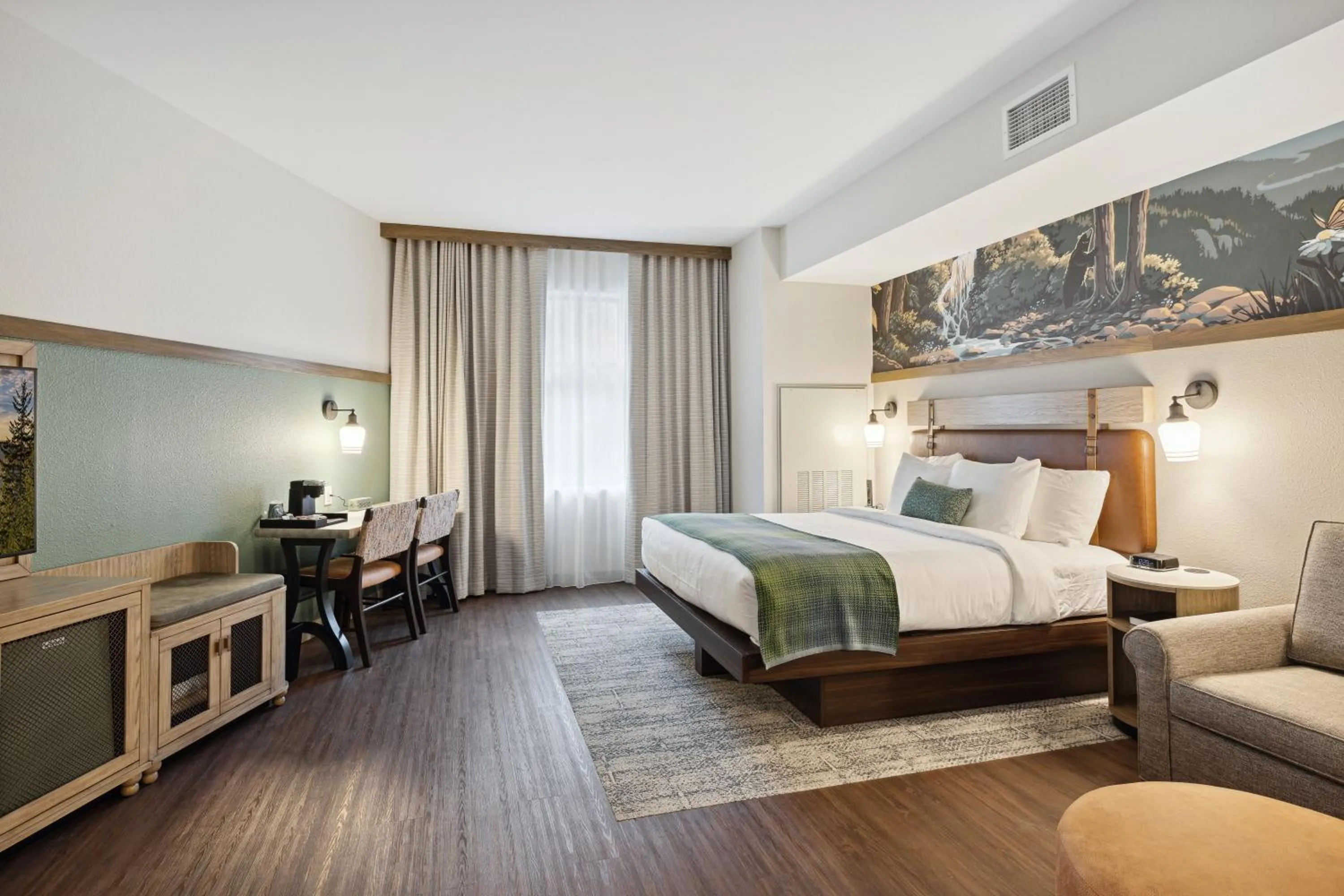 Bed in Dollywood's HeartSong Lodge & Resort