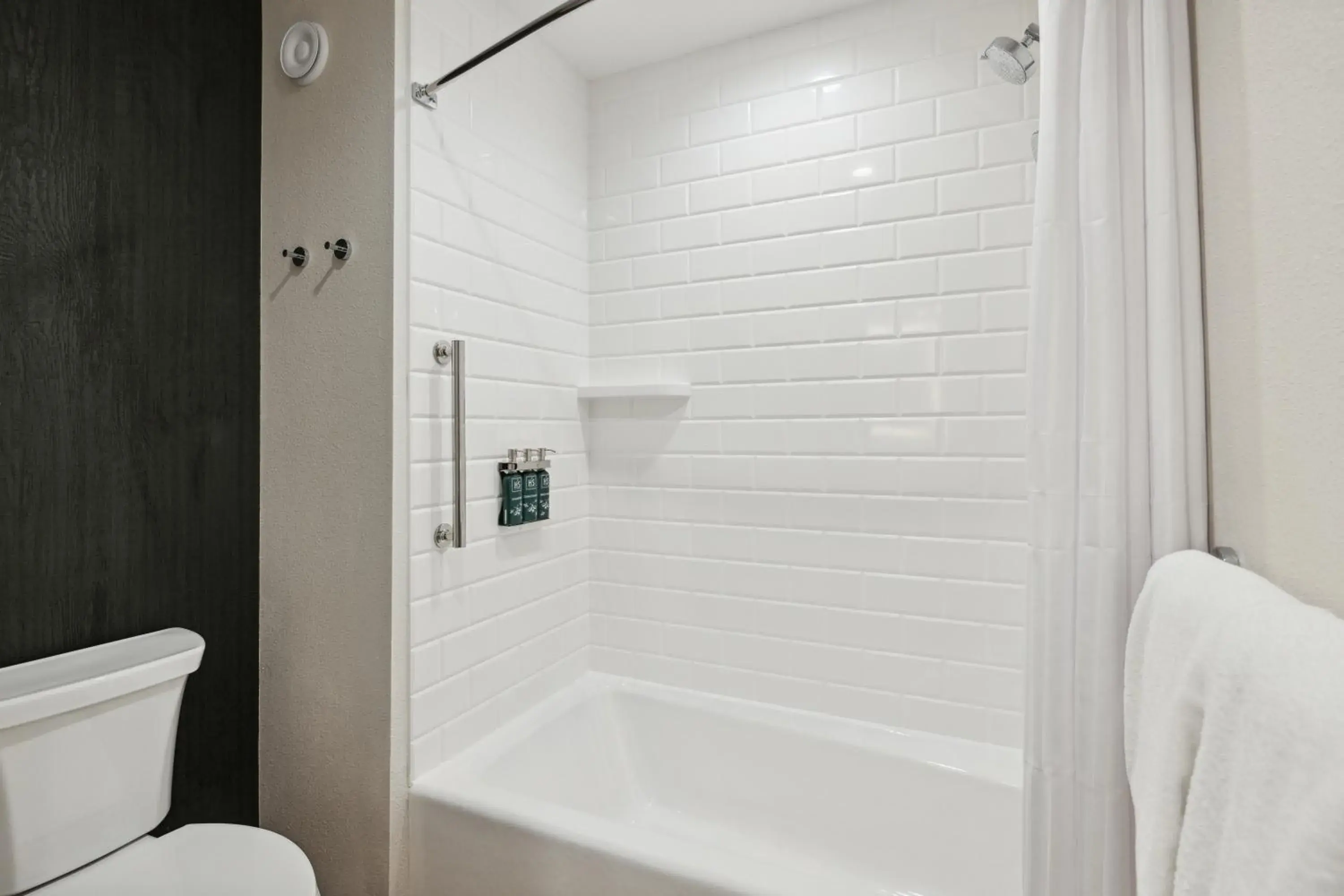 Family Suite Bunk Beds with Balcony in Dollywood's HeartSong Lodge & Resort Family Suite Bunk Beds with Balcony in Dollywood's HeartSong Lodge & Resort