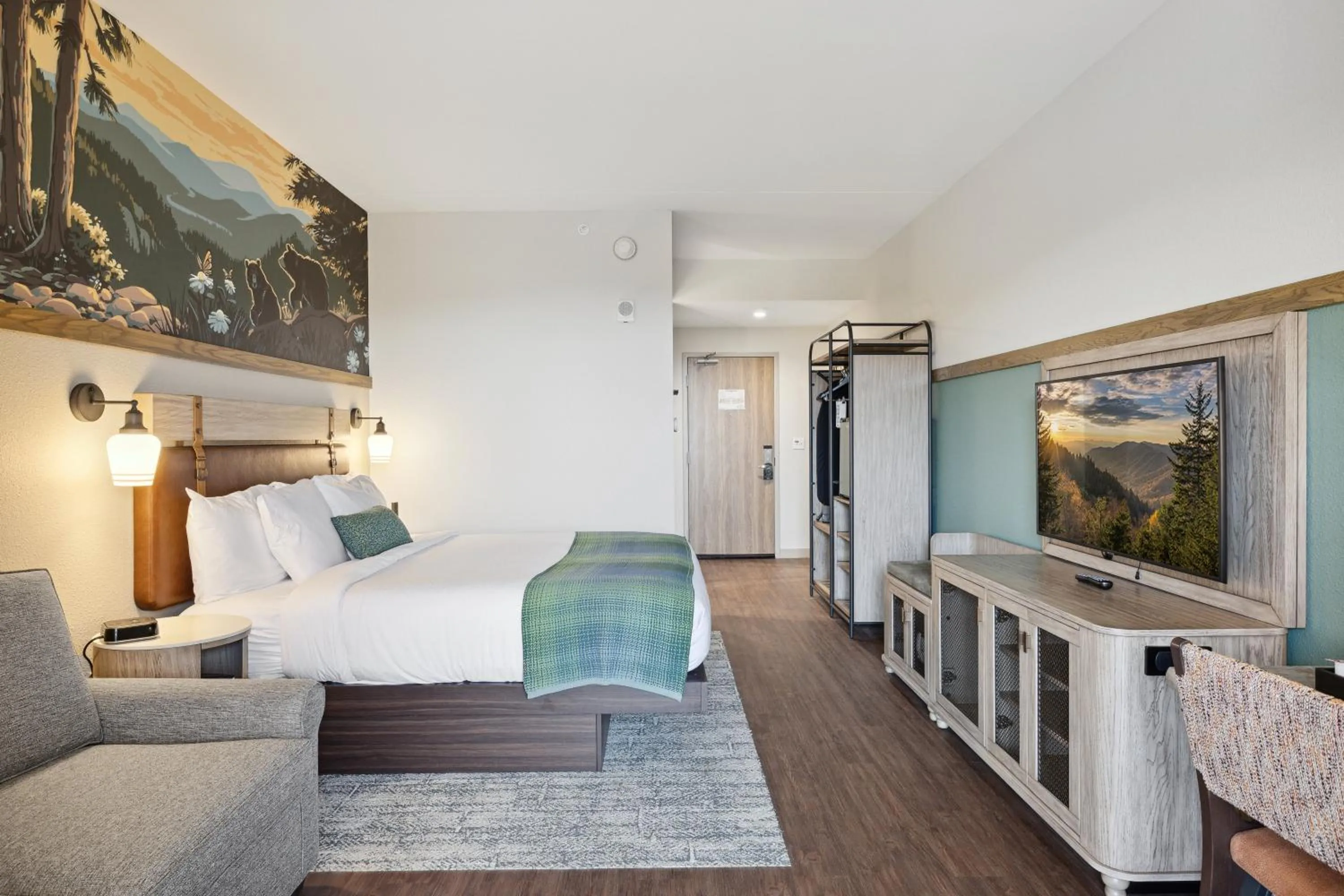 Bed in Dollywood's HeartSong Lodge & Resort