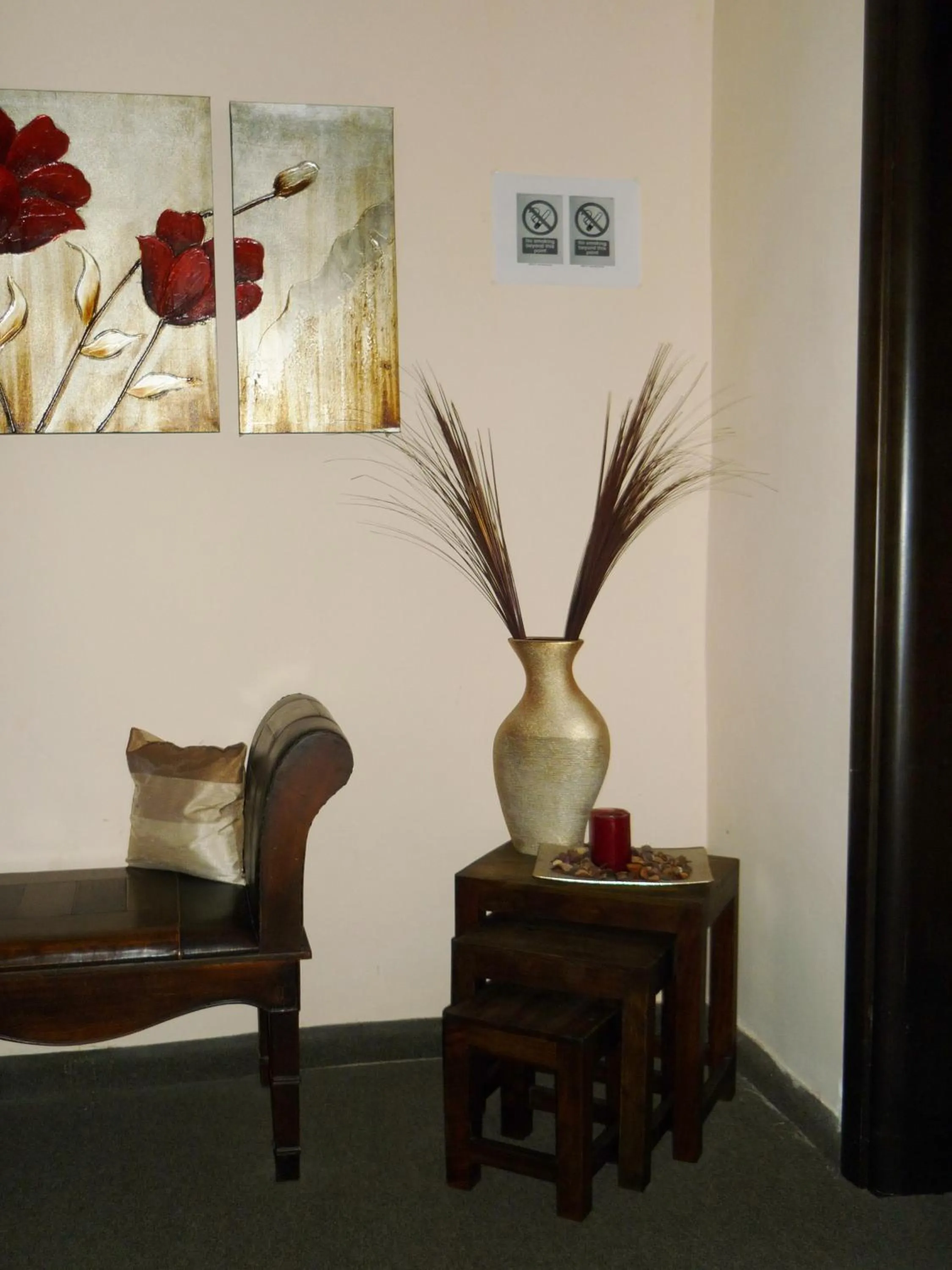 Living room in Assembly Hotel