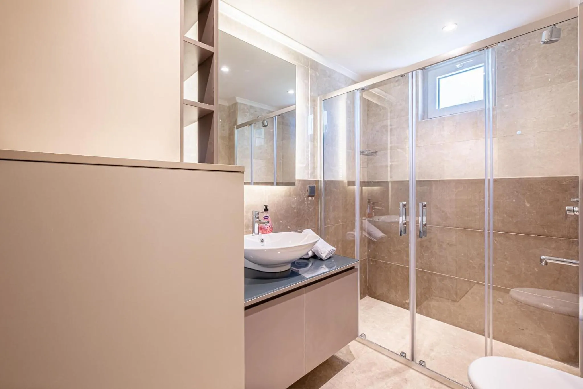 Shower in Belek Deluxe Suit