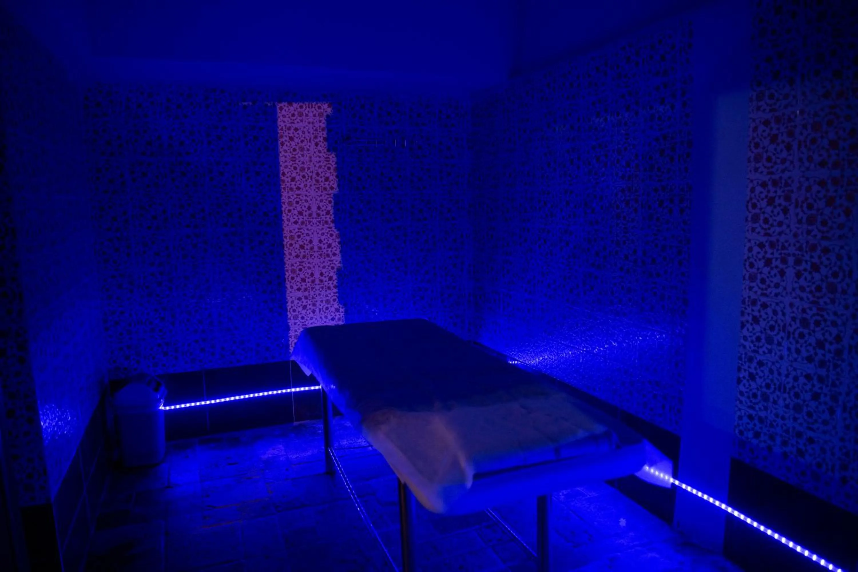 Hot Tub in Al Nabarees Al Masi Hotel