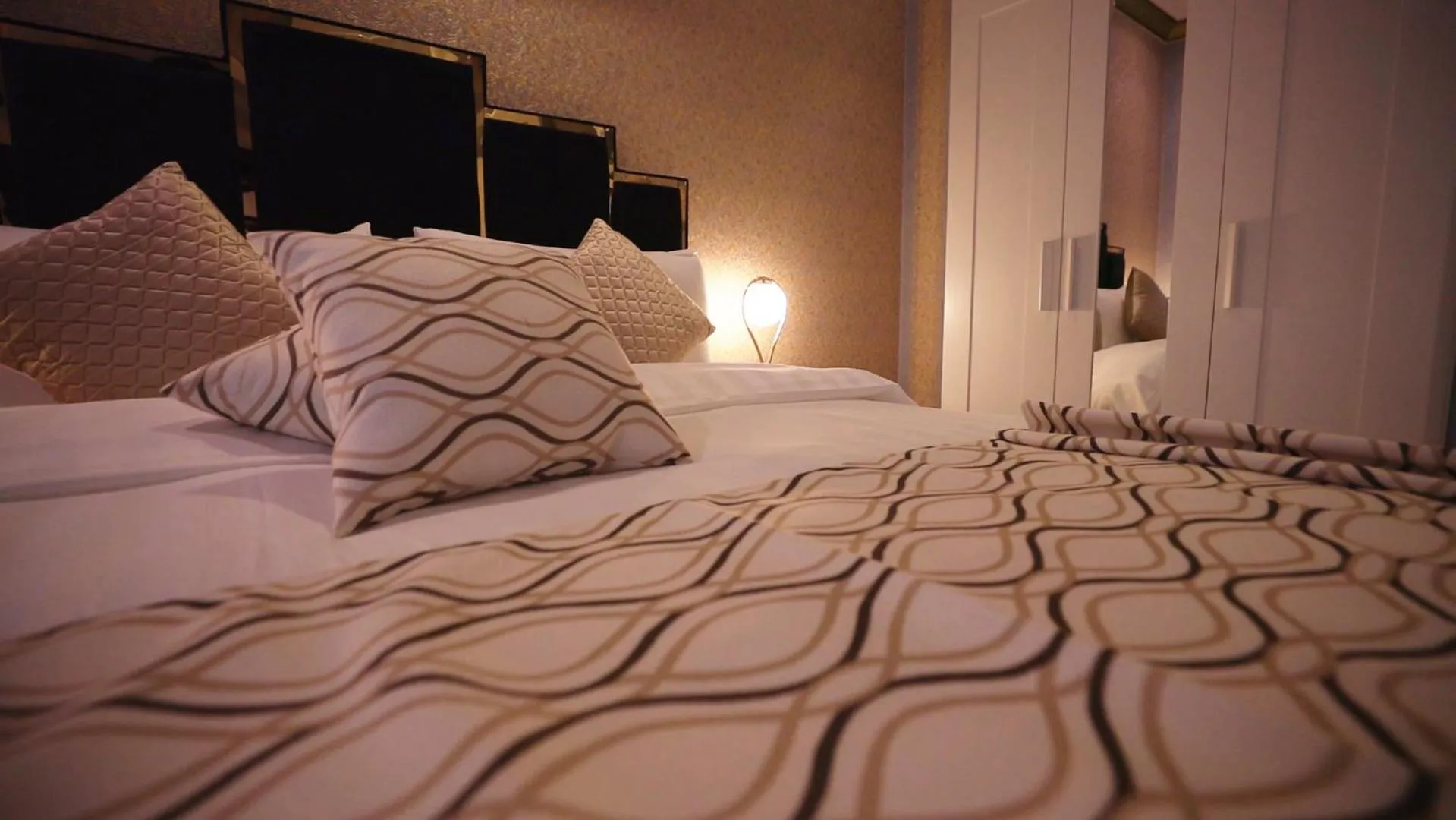 Bedroom in Al Nabarees Al Masi Hotel