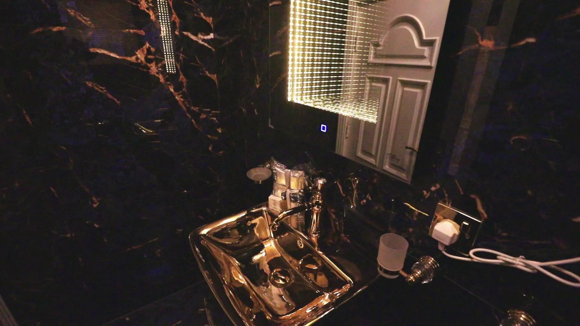 Bathroom in Al Nabarees Al Masi Hotel