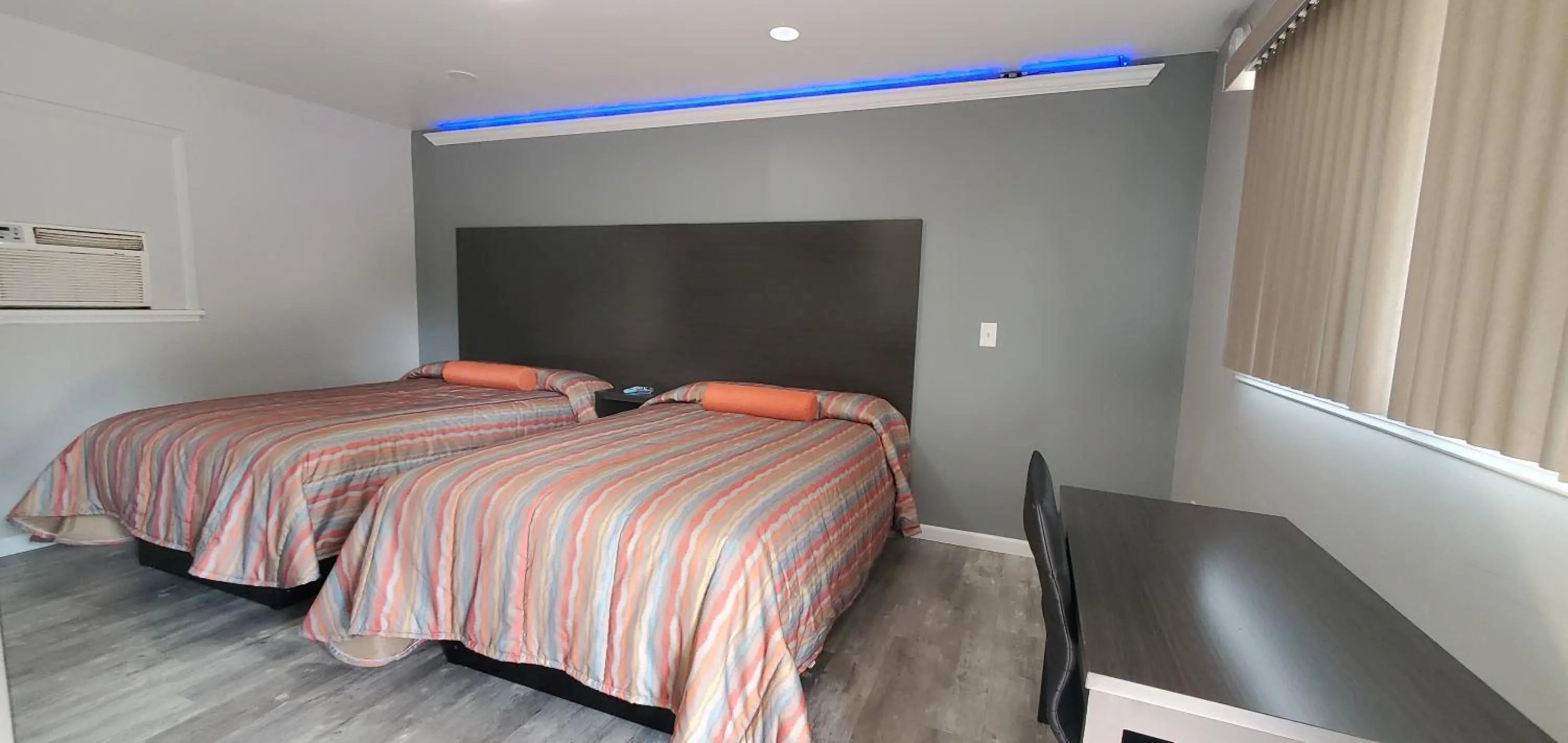 Bed in Villa Rosa Motel