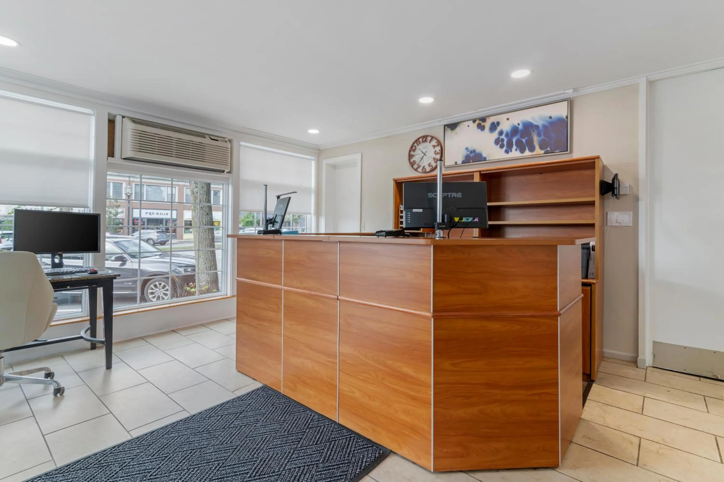 Lobby or reception in Downtown Dover Inn