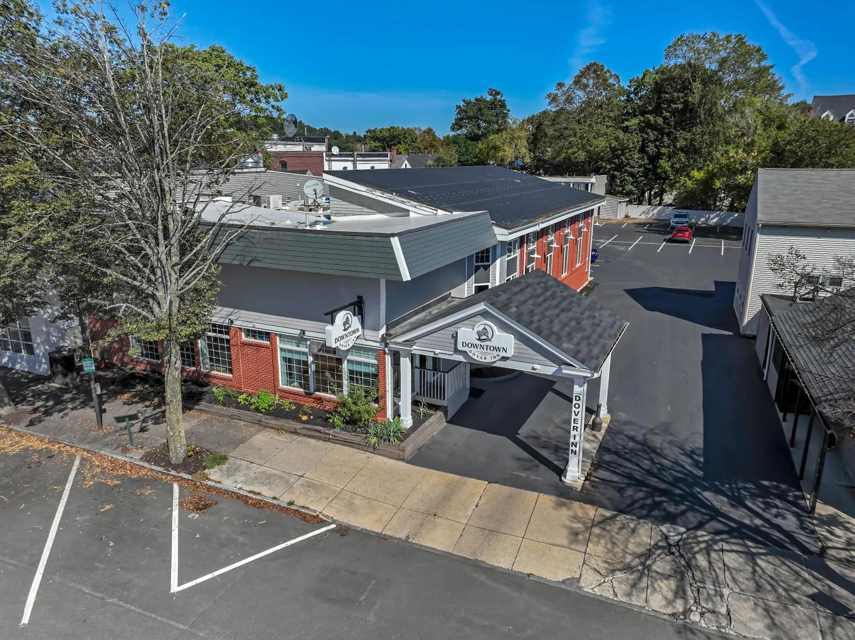 Property building in Downtown Dover Inn
