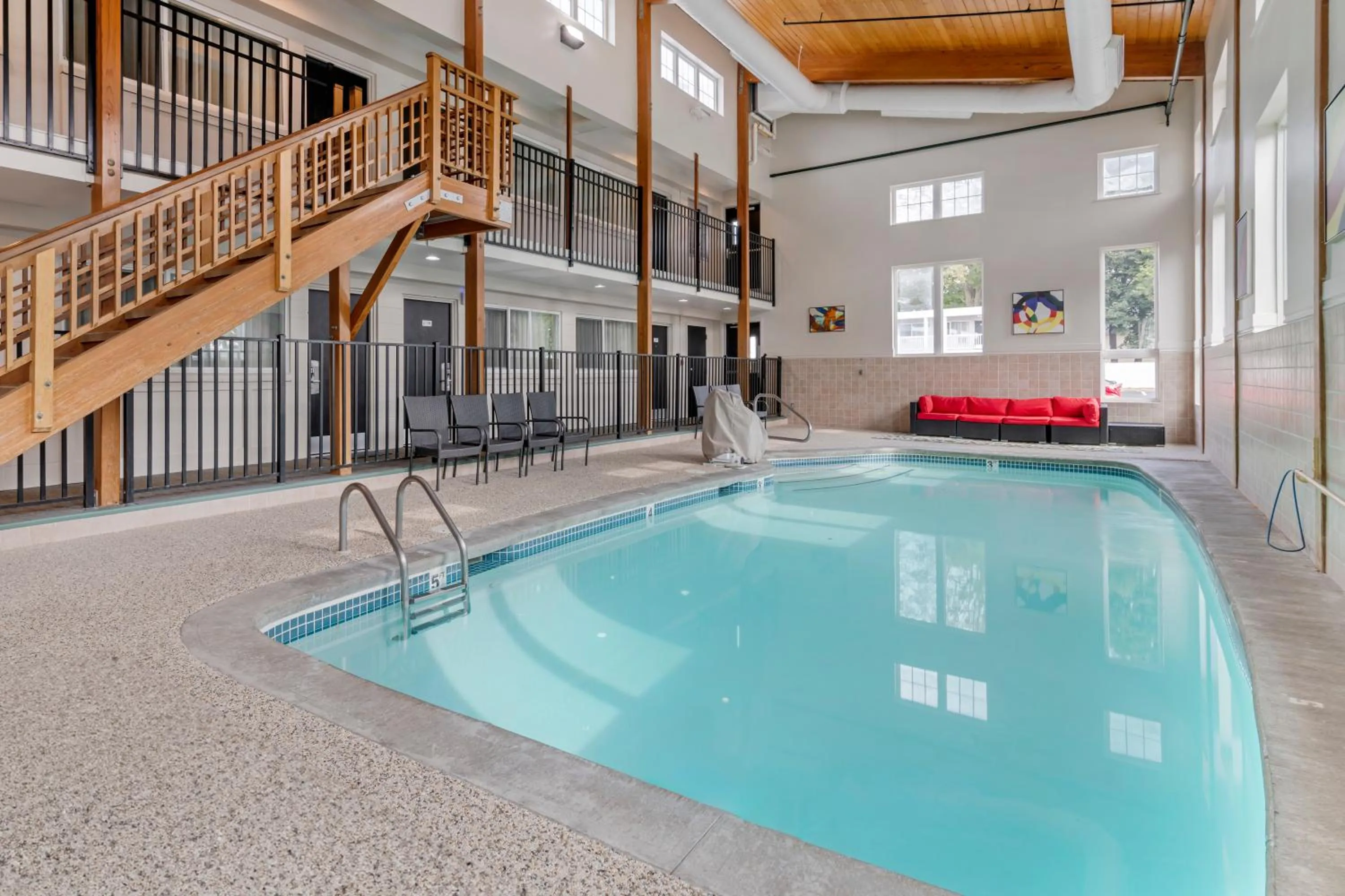 Swimming pool in Downtown Dover Inn